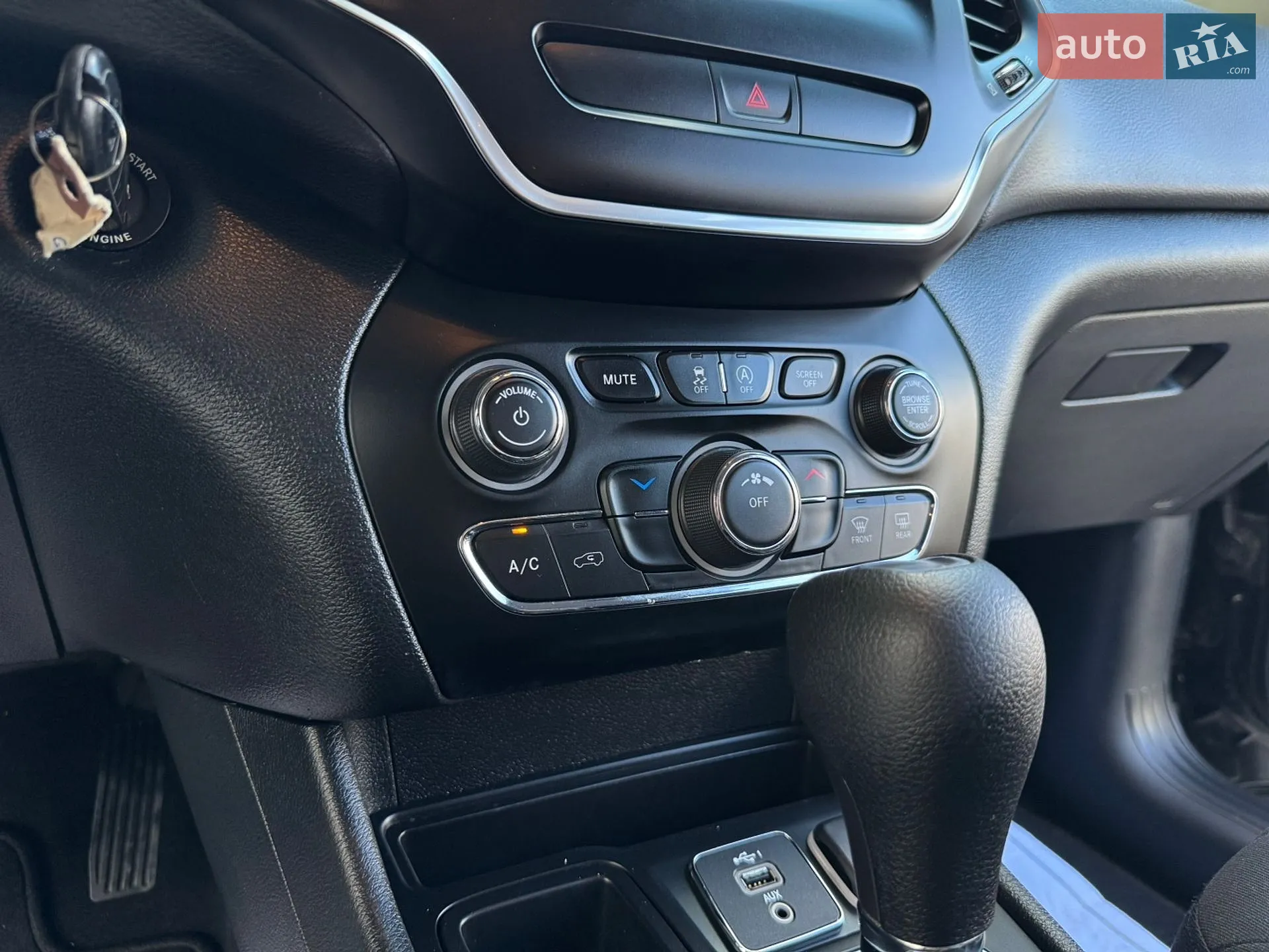 2020 Jeep Cherokee - мініатюра 90