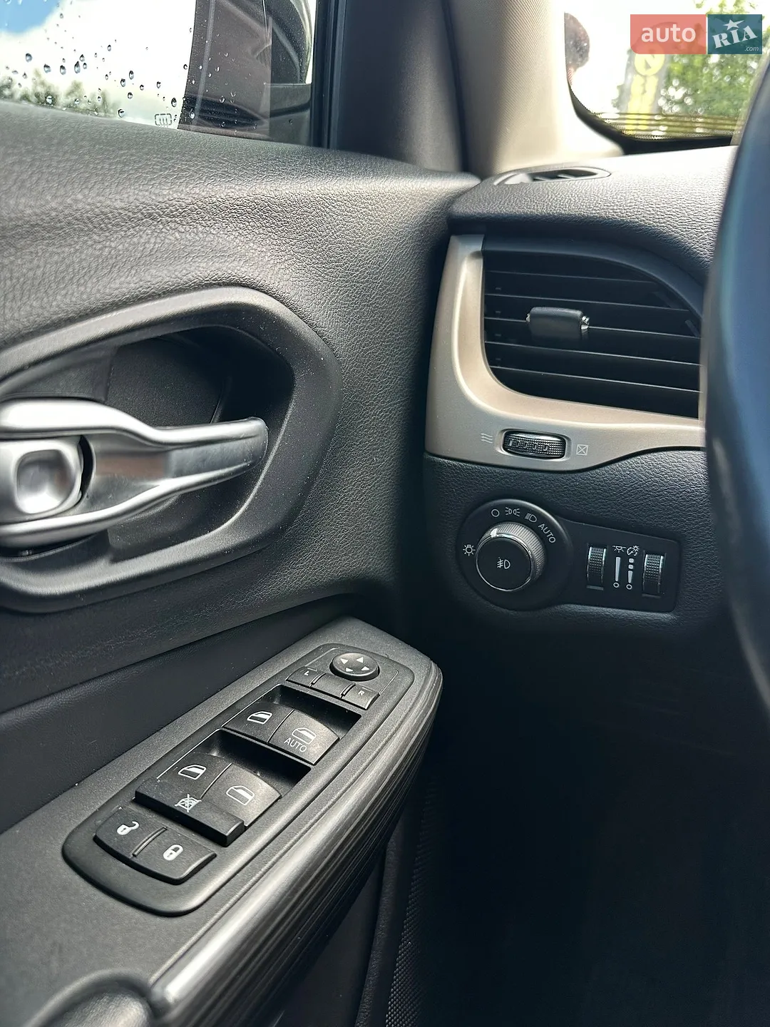 2015 Jeep Cherokee - мініатюра 15