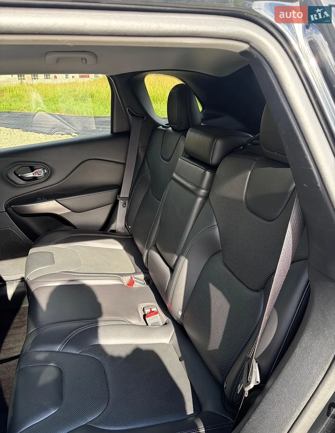 2019 Jeep Cherokee - мініатюра 11