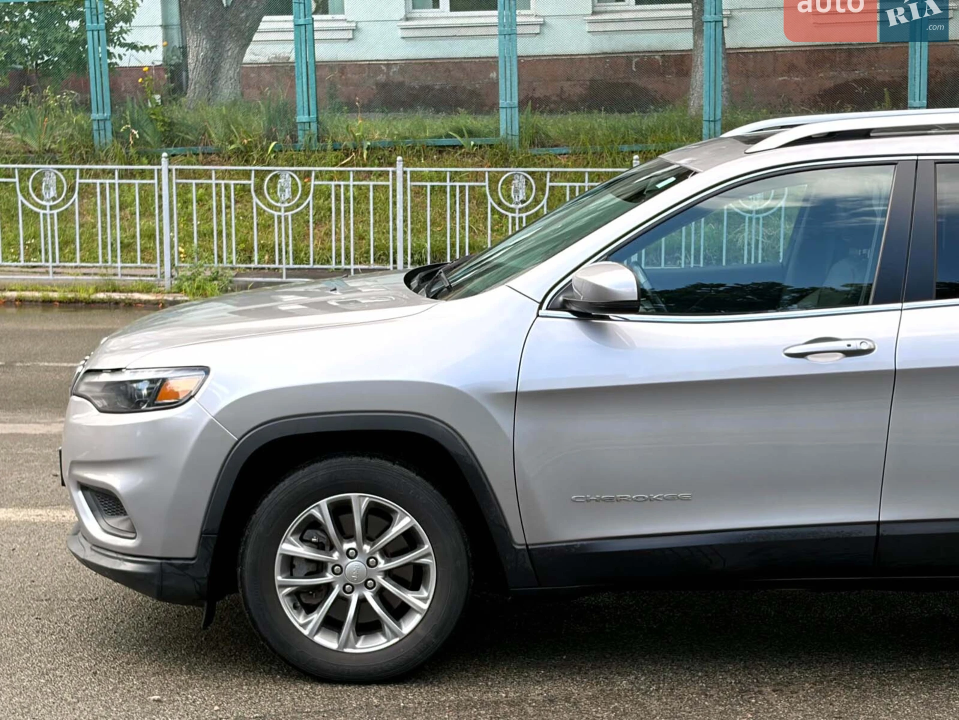 2020 Jeep Cherokee - мініатюра 6