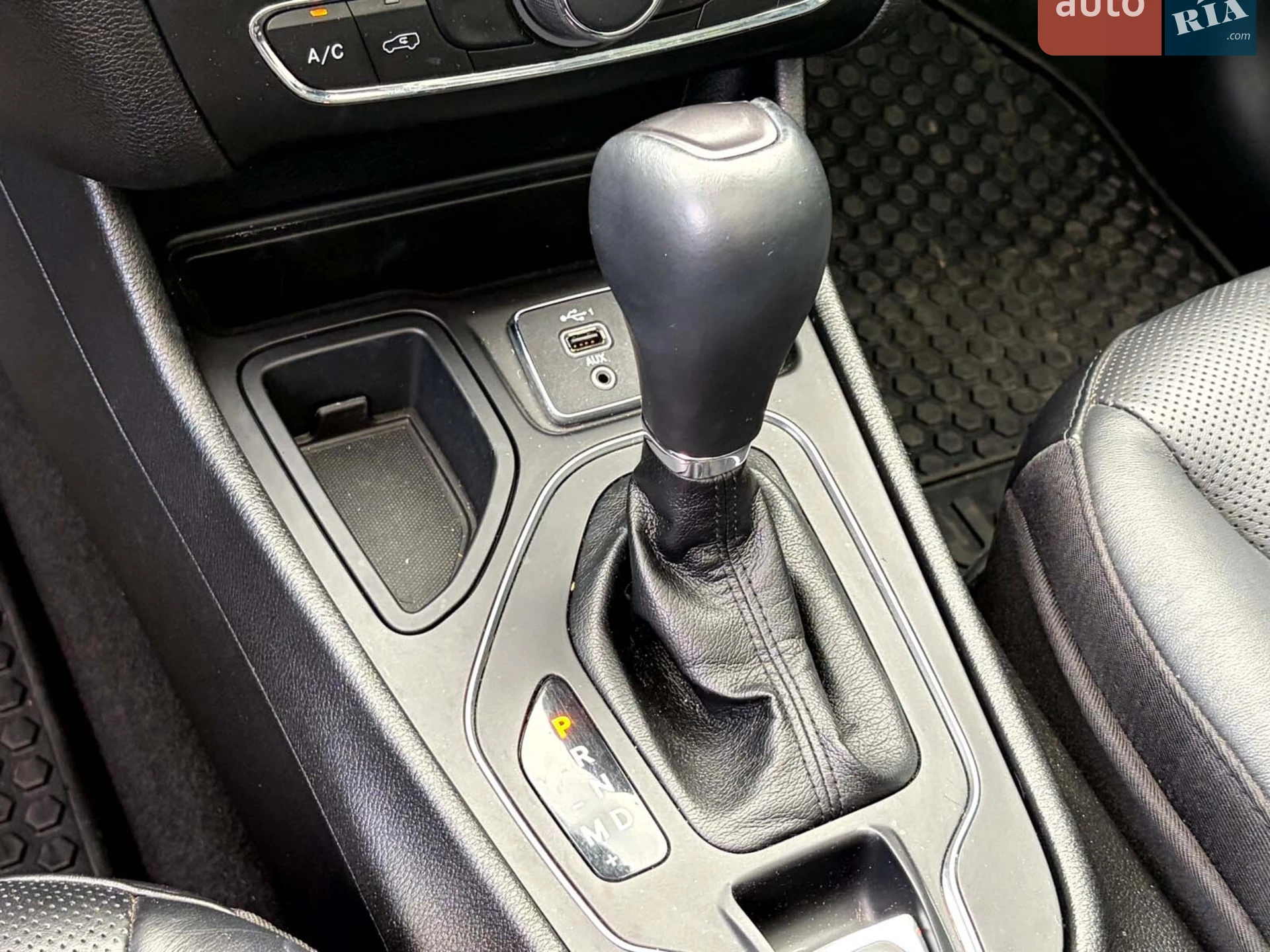 2020 Jeep Cherokee - мініатюра 31
