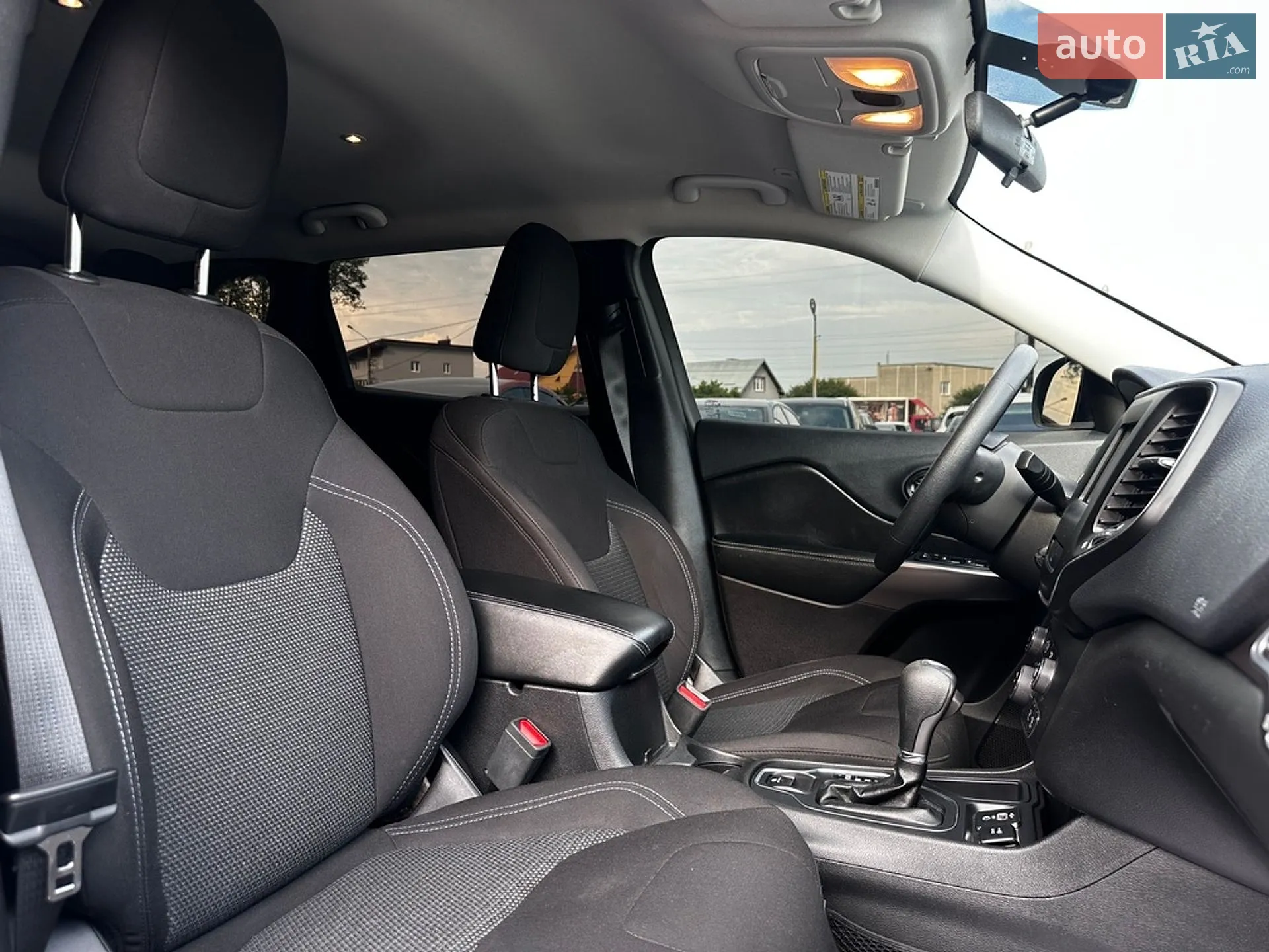 2019 Jeep Cherokee - мініатюра 25