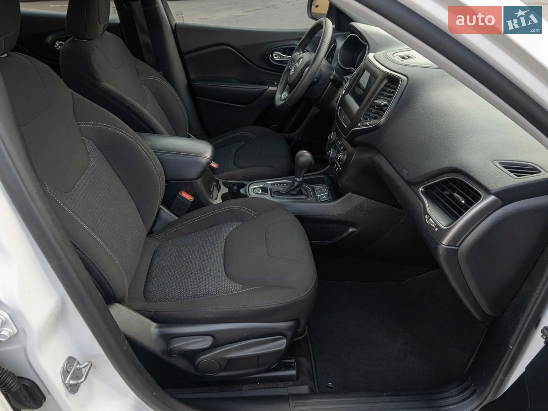 2018 Jeep Cherokee - мініатюра 37
