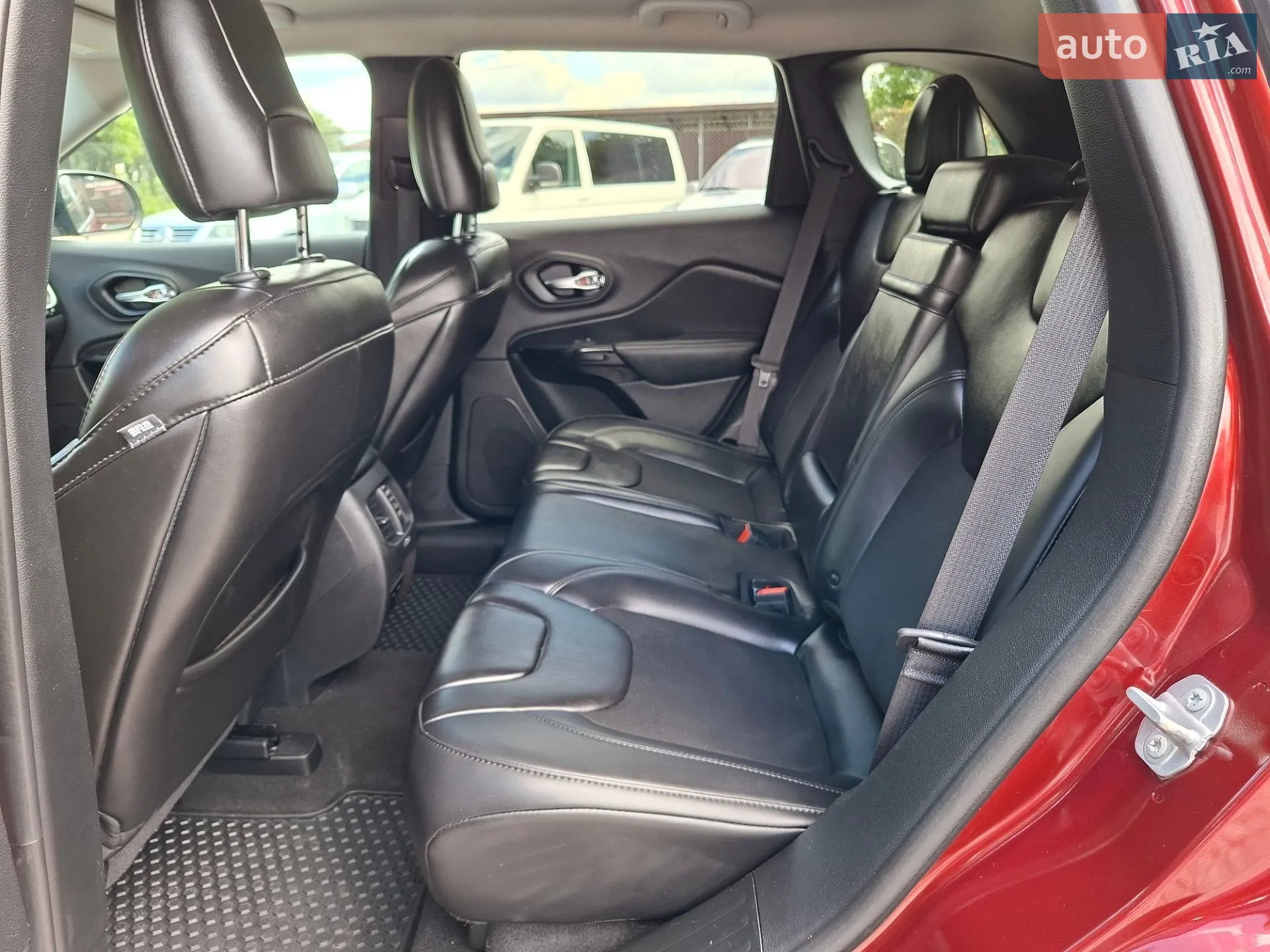 2019 Jeep Cherokee - мініатюра 17