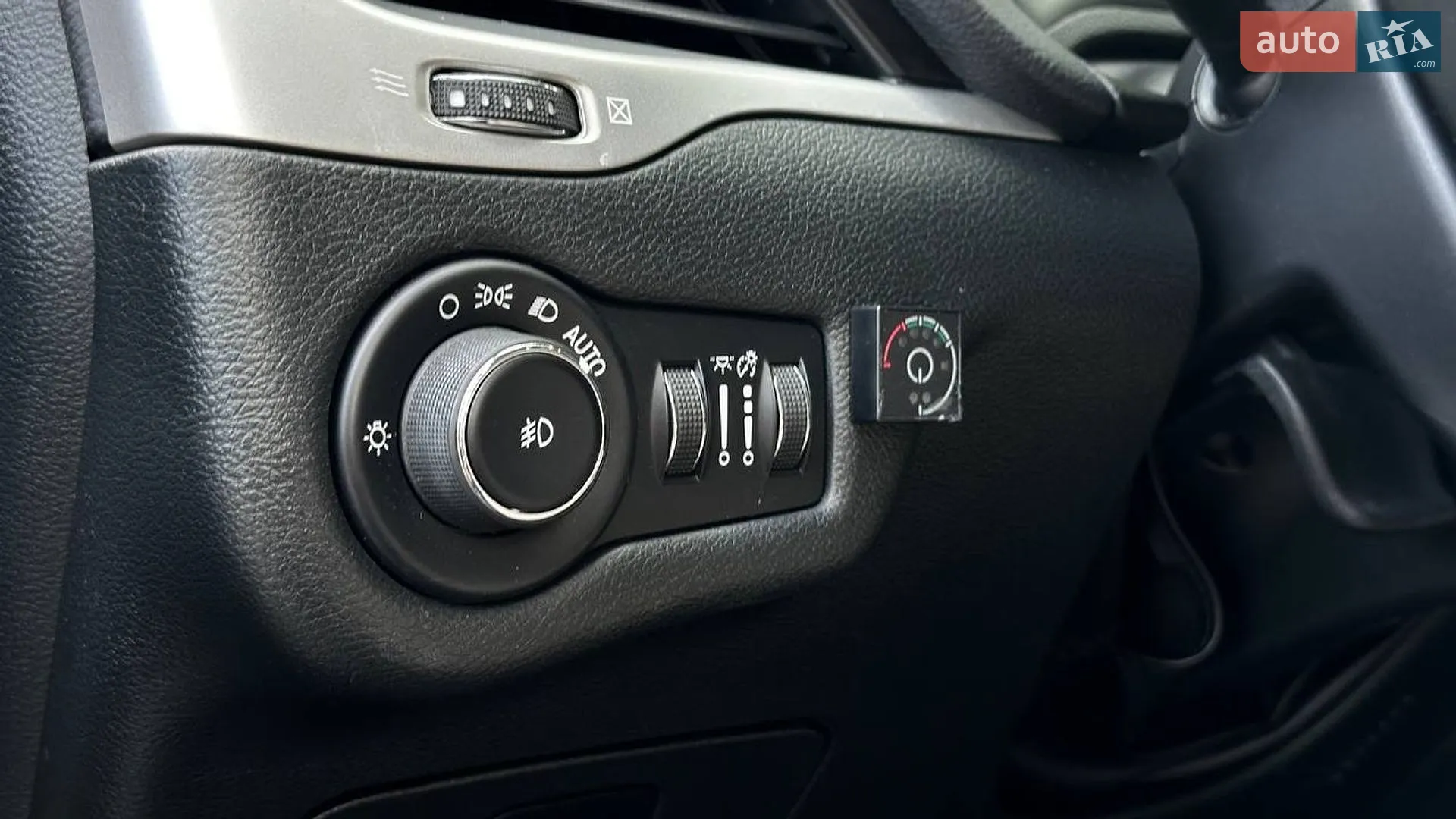 2016 Jeep Cherokee - мініатюра 12