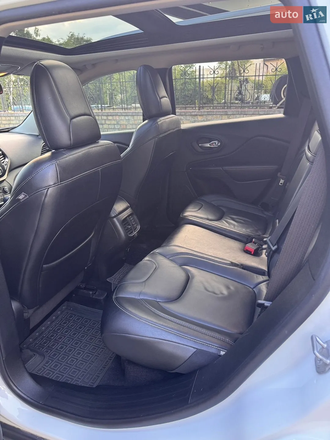 2013 Jeep Cherokee - мініатюра 26