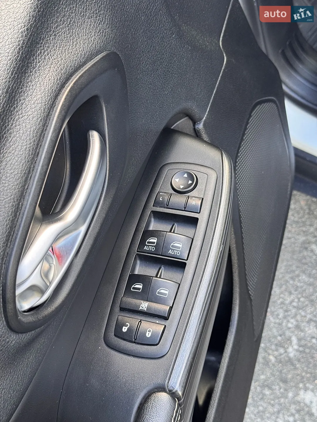 2013 Jeep Cherokee - мініатюра 28