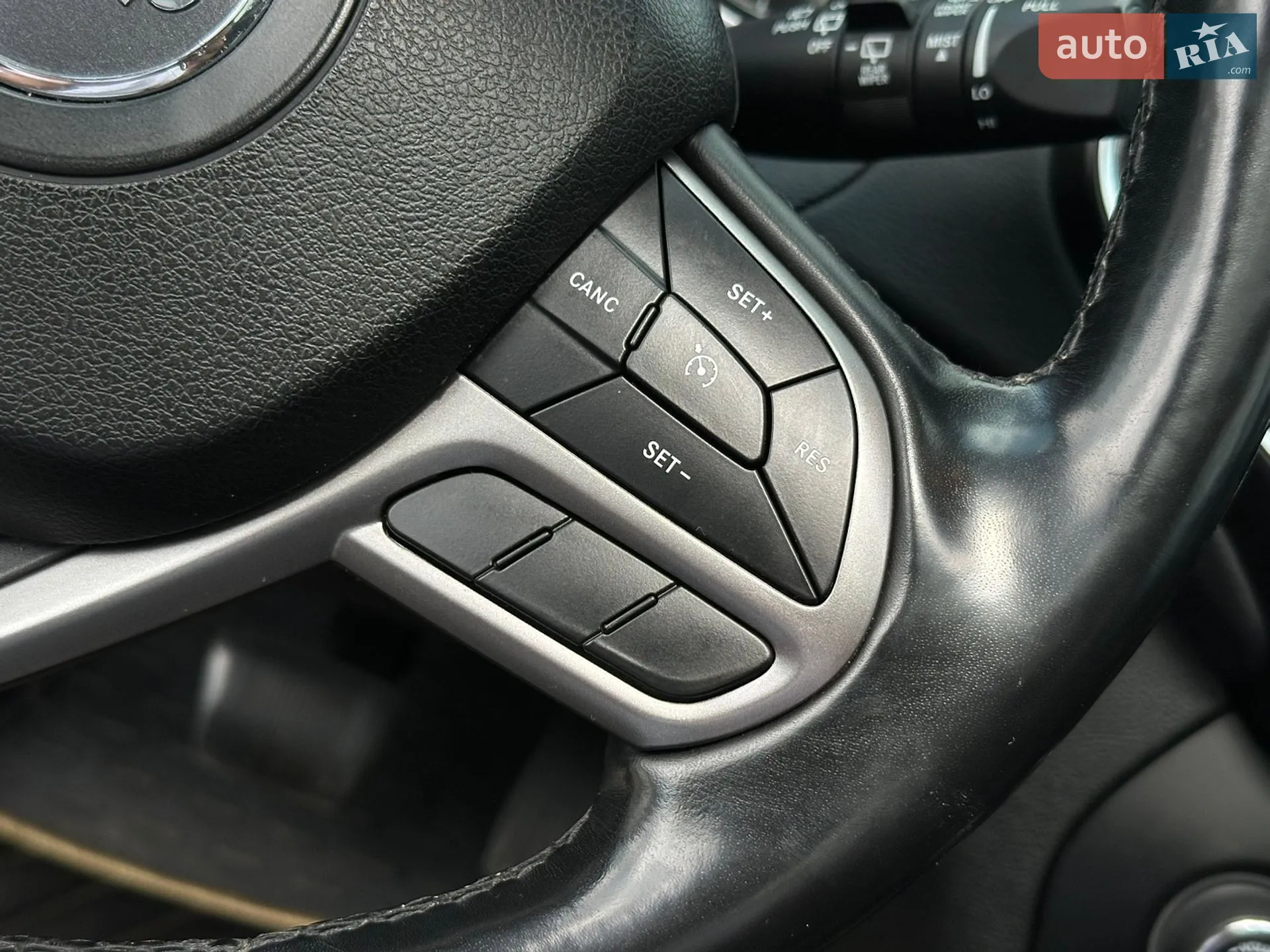 2020 Jeep Cherokee - мініатюра 32