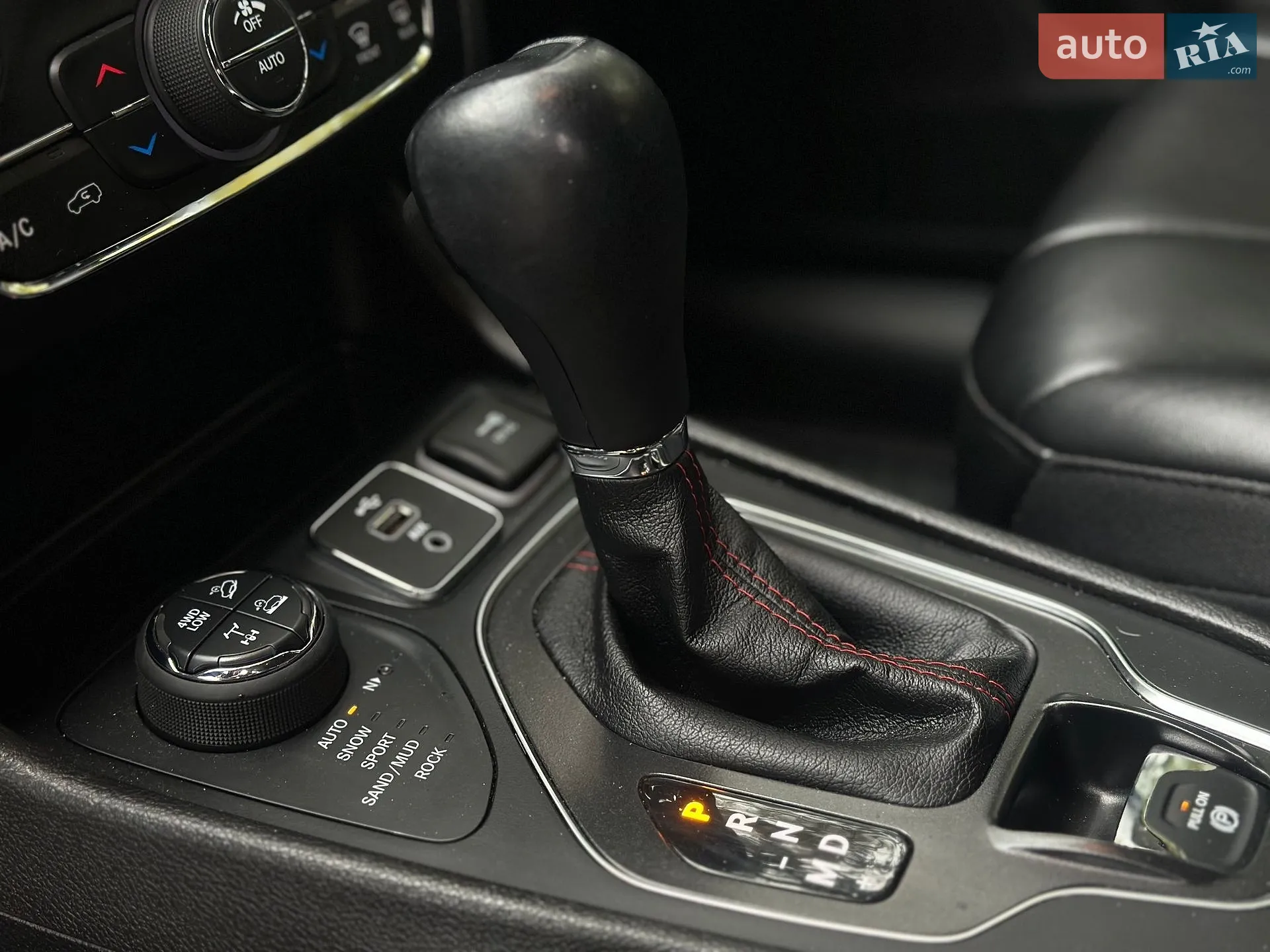 2018 Jeep Cherokee - мініатюра 16