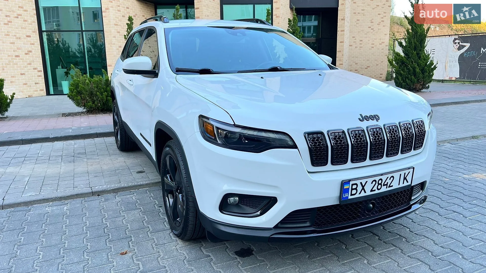 2020 Jeep Cherokee - мініатюра 3