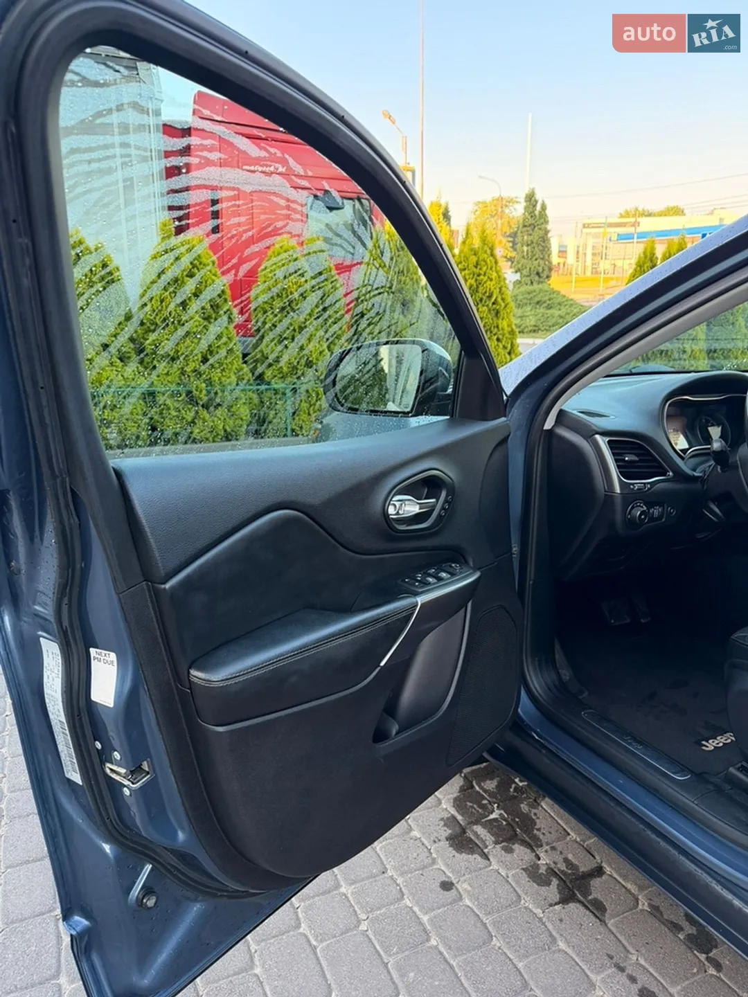 2019 Jeep Cherokee - мініатюра 14