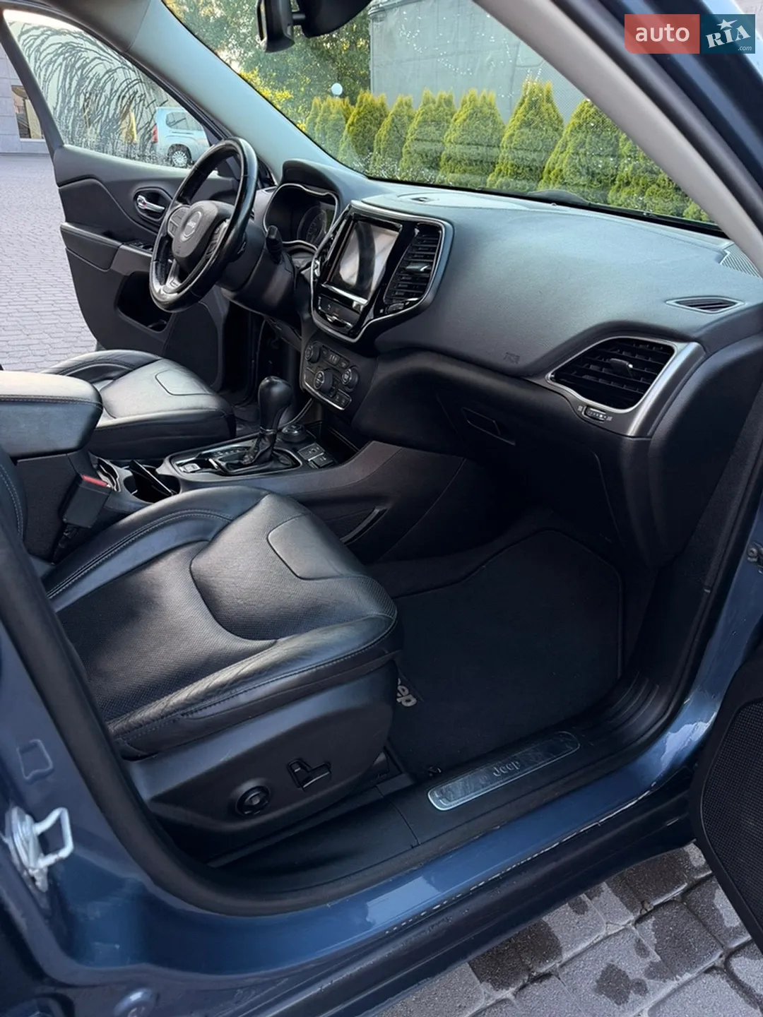 2019 Jeep Cherokee - мініатюра 17