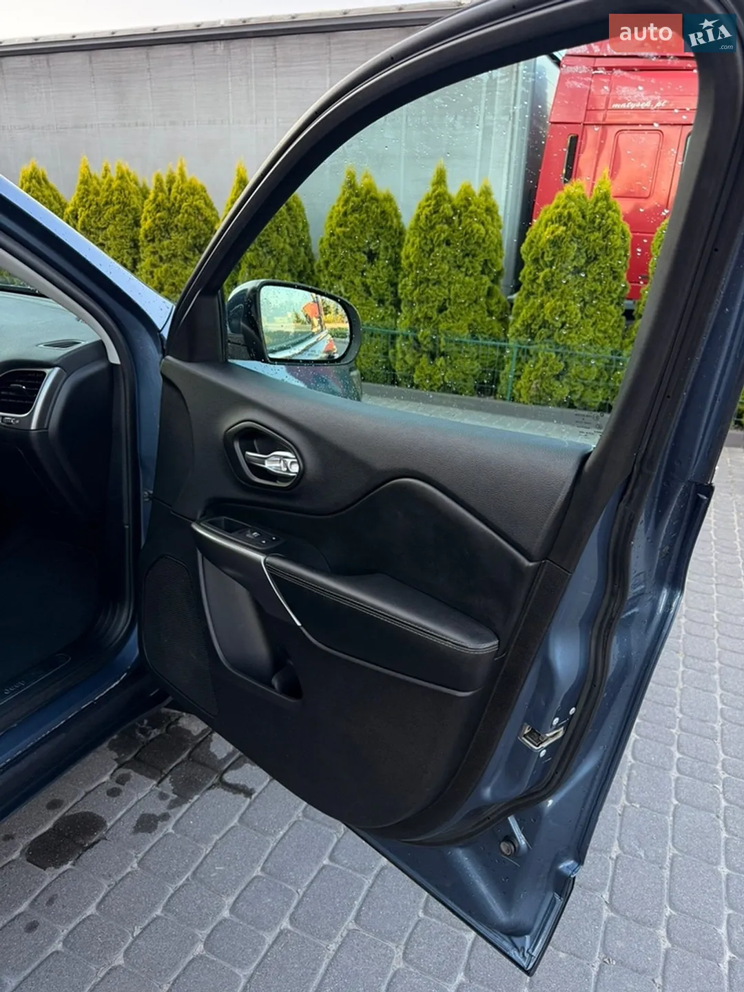 2019 Jeep Cherokee - мініатюра 18