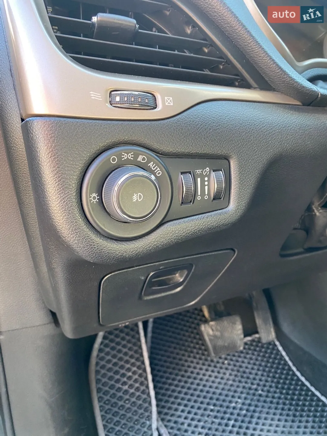 2015 Jeep Cherokee - мініатюра 13