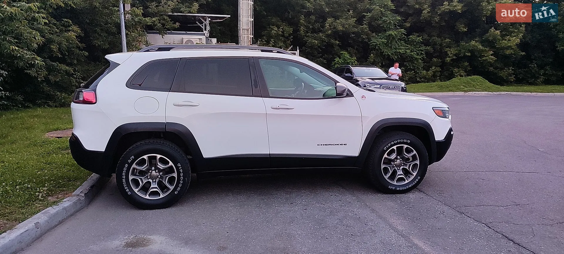2020 Jeep Cherokee - мініатюра 7
