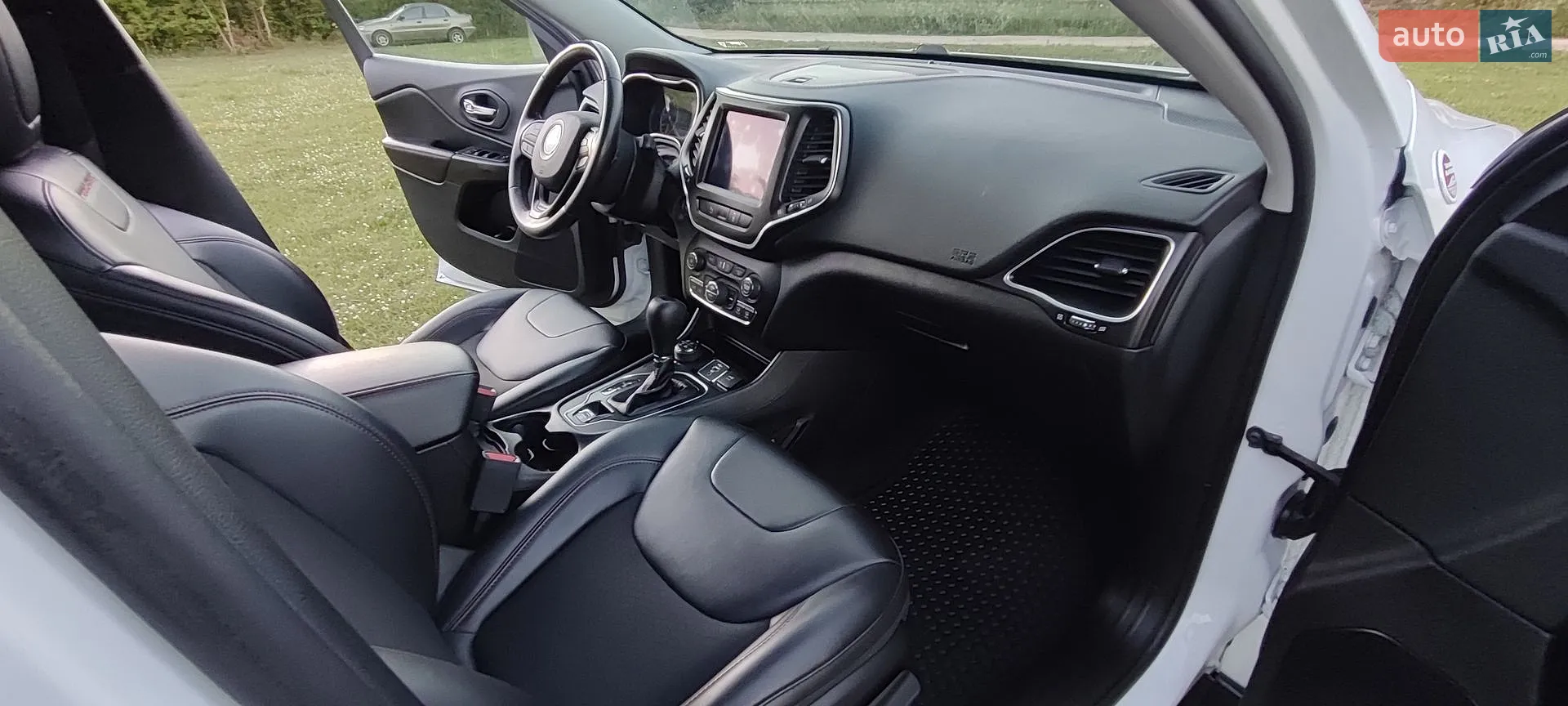 2020 Jeep Cherokee - мініатюра 37