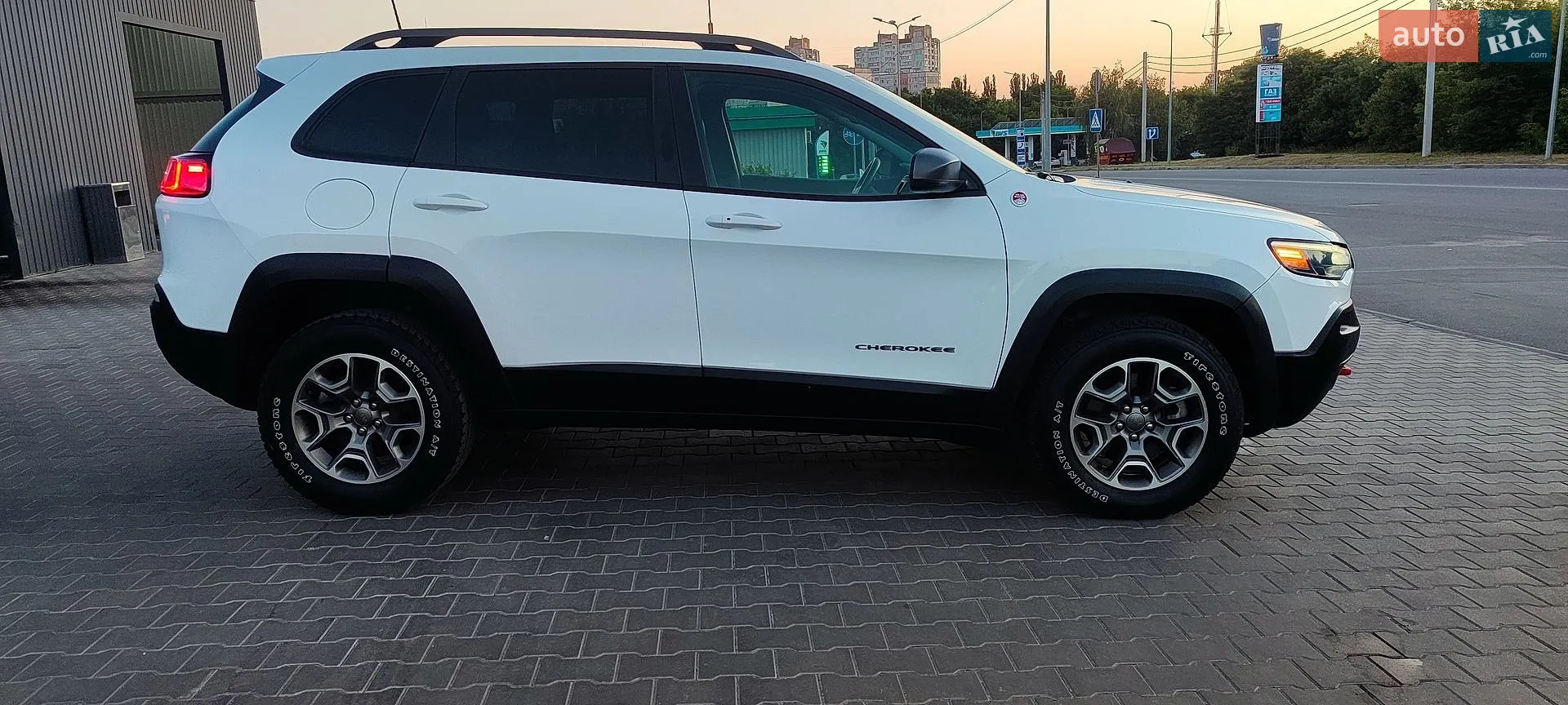 2020 Jeep Cherokee - мініатюра 46
