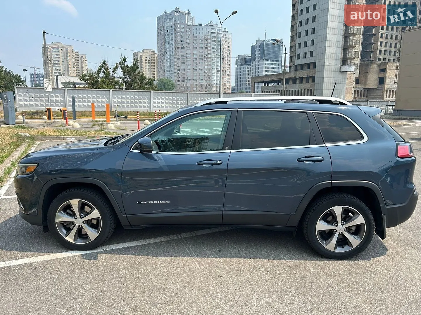 2019 Jeep Cherokee - мініатюра 3