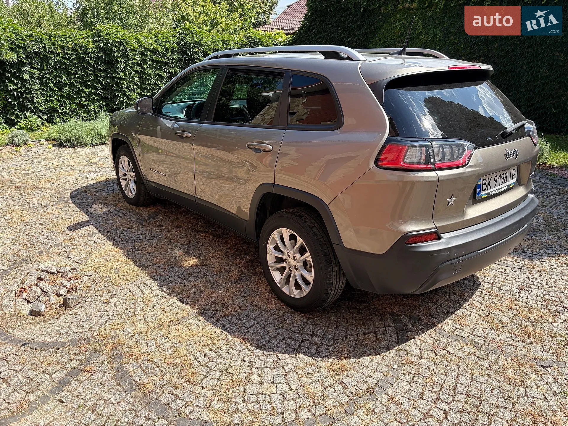 2020 Jeep Cherokee - мініатюра 10