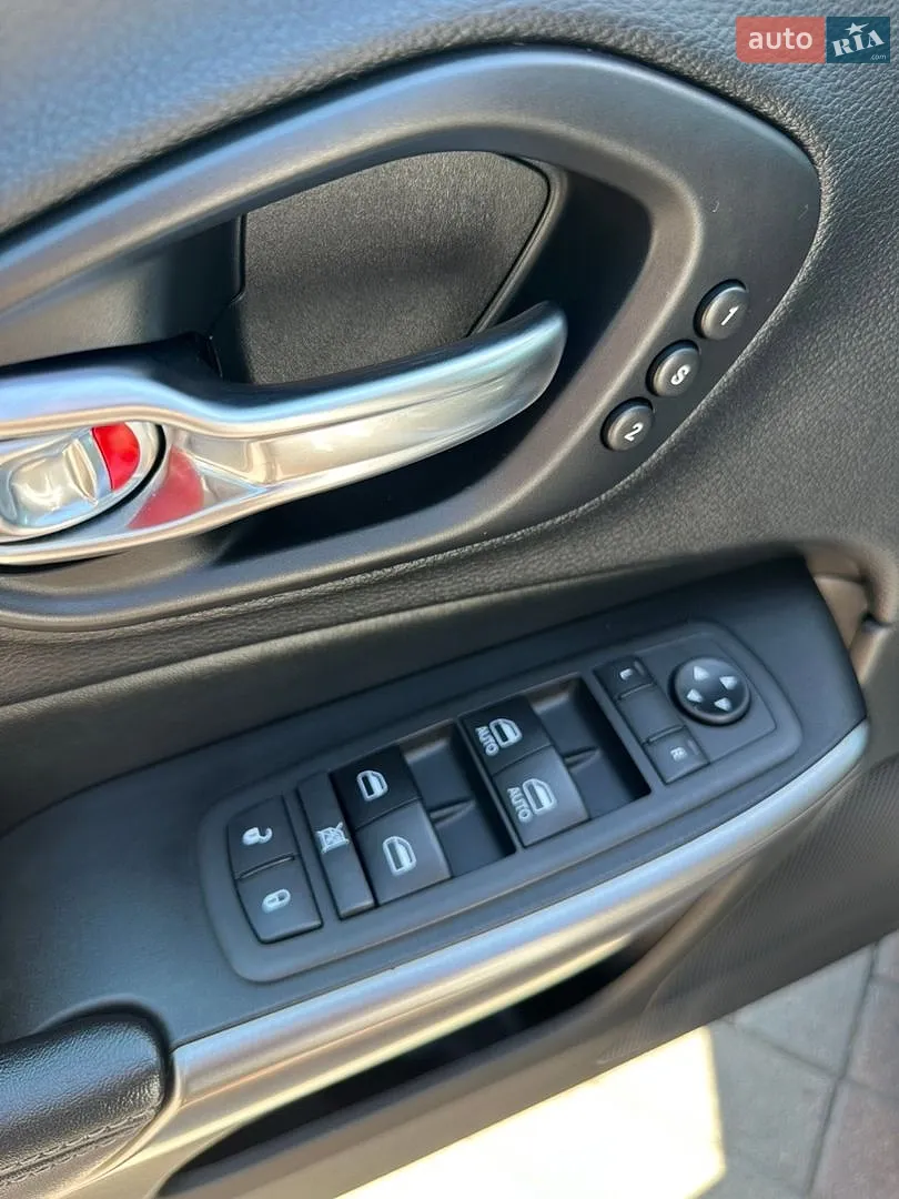 2019 Jeep Cherokee - мініатюра 13