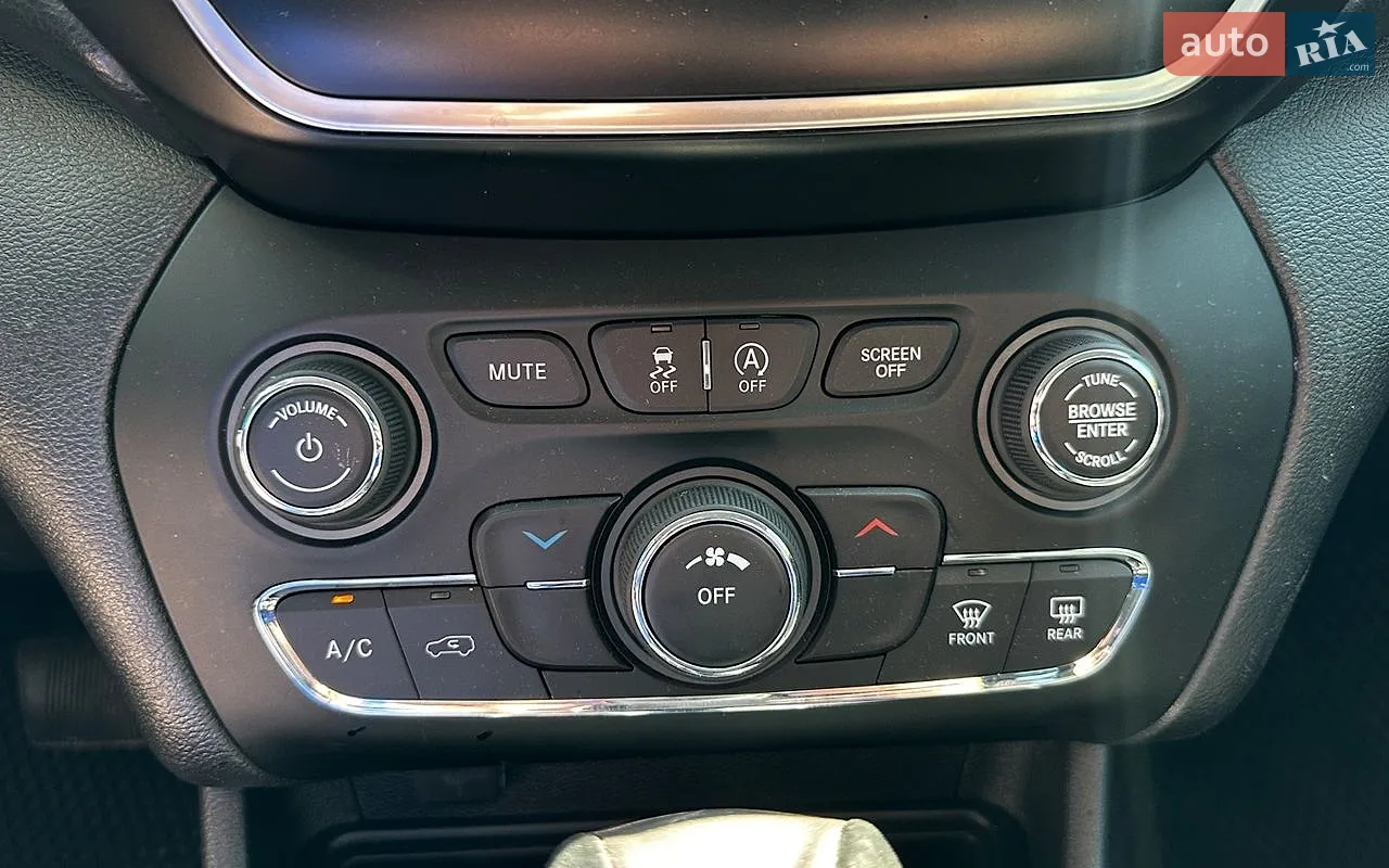 2019 Jeep Cherokee - мініатюра 15