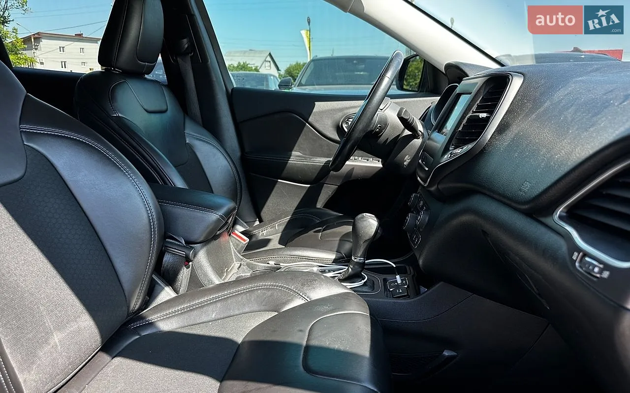 2019 Jeep Cherokee - мініатюра 20