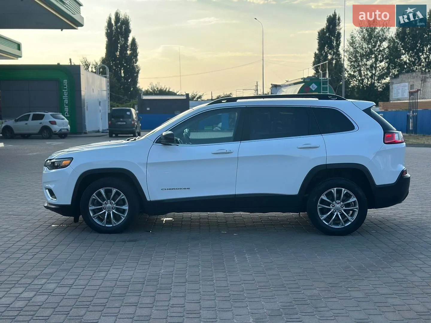 2022 Jeep Cherokee - мініатюра 21