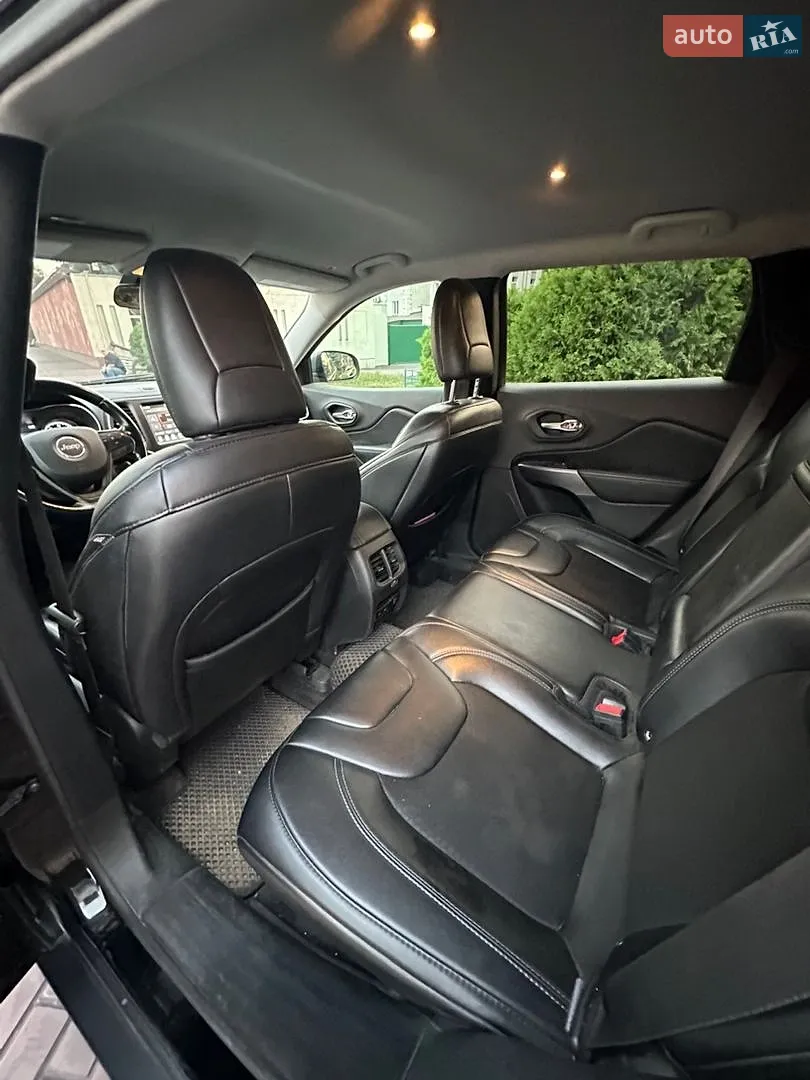 2019 Jeep Cherokee - мініатюра 14