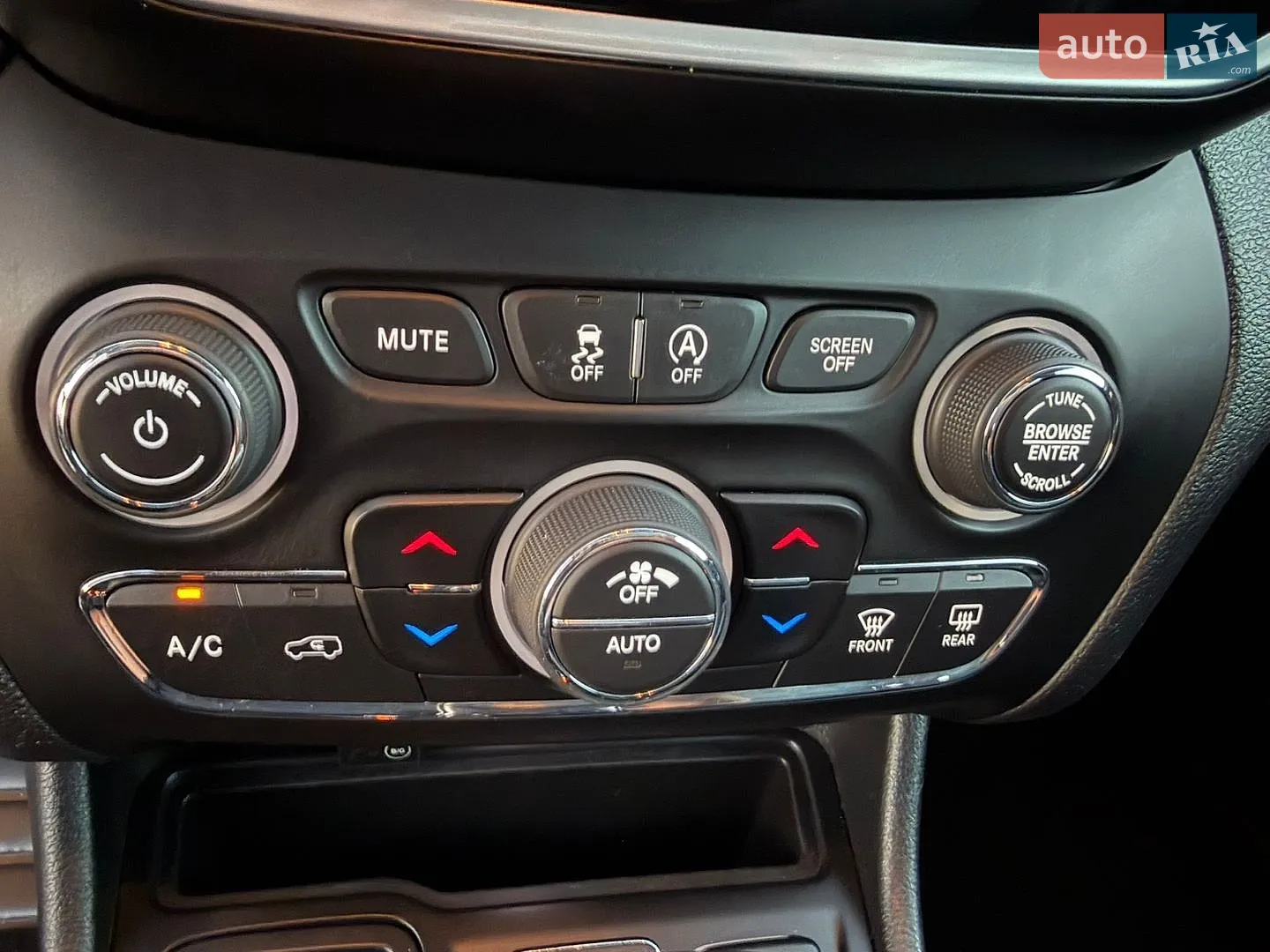 2019 Jeep Cherokee - мініатюра 41