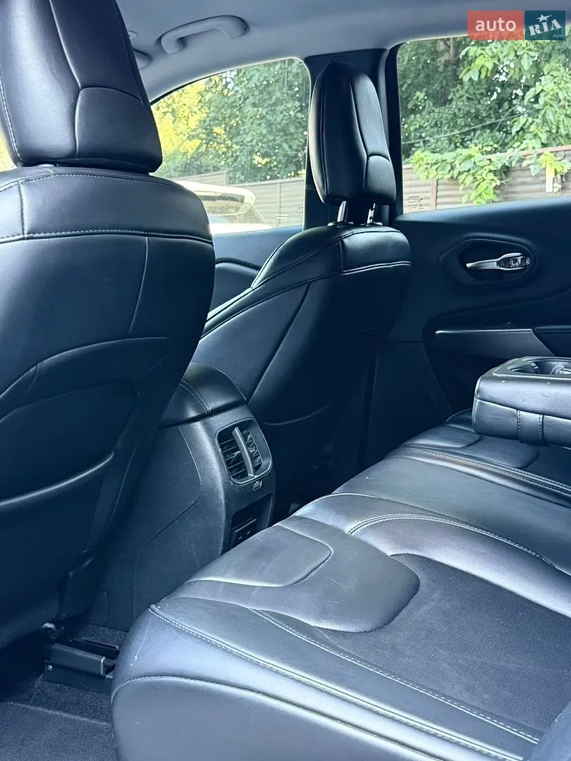 2019 Jeep Cherokee - мініатюра 6