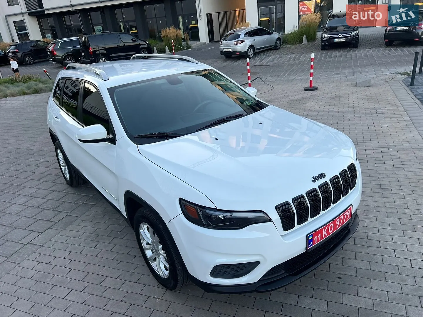 2020 Jeep Cherokee - мініатюра 14