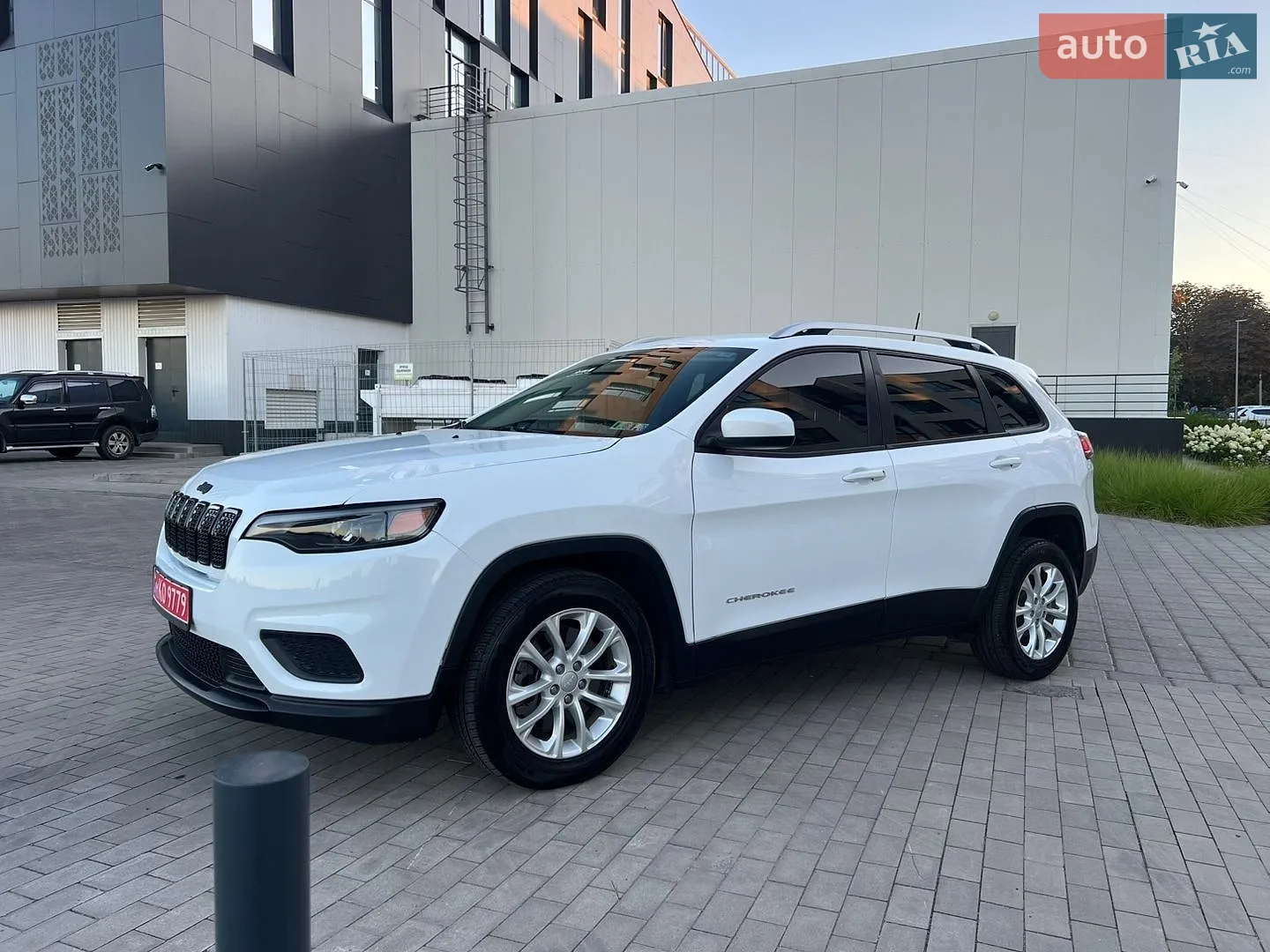 2020 Jeep Cherokee - мініатюра 26