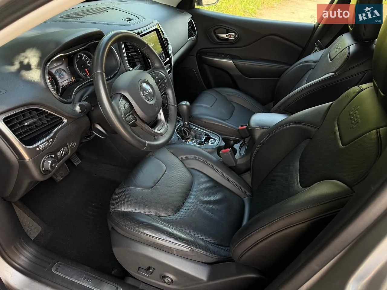 2019 Jeep Cherokee - мініатюра 27