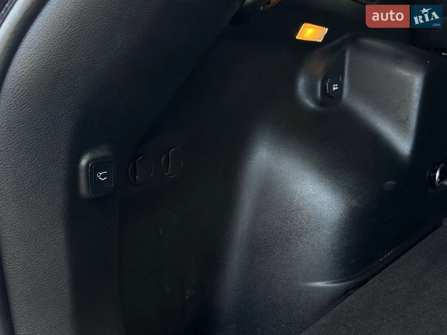2019 Jeep Cherokee - мініатюра 34