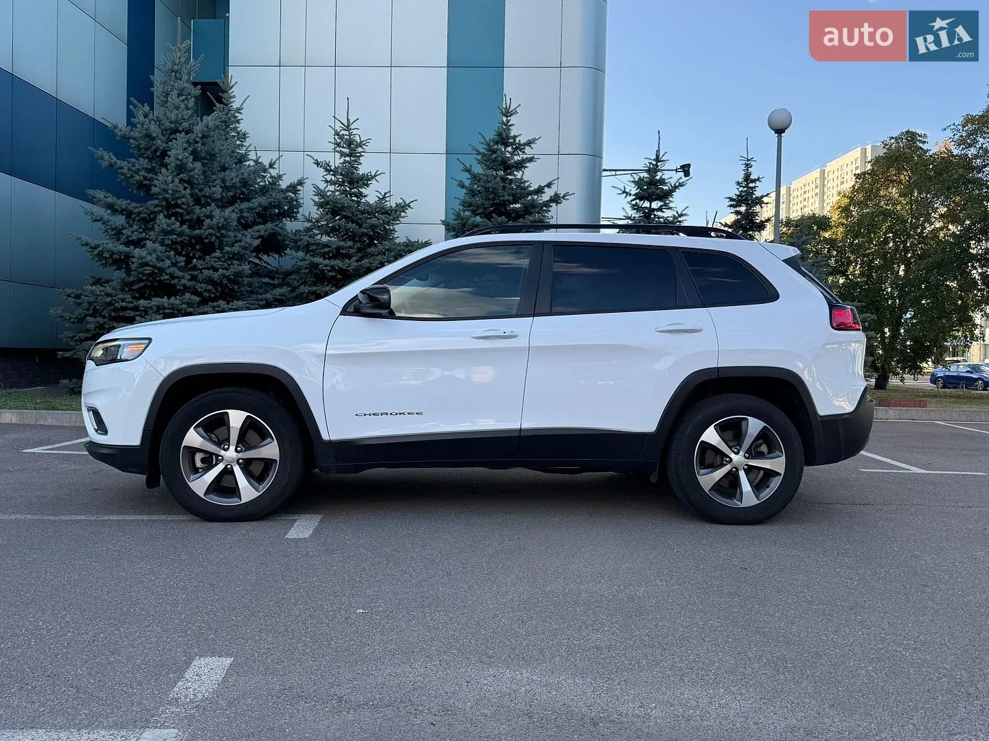 2022 Jeep Cherokee - мініатюра 11