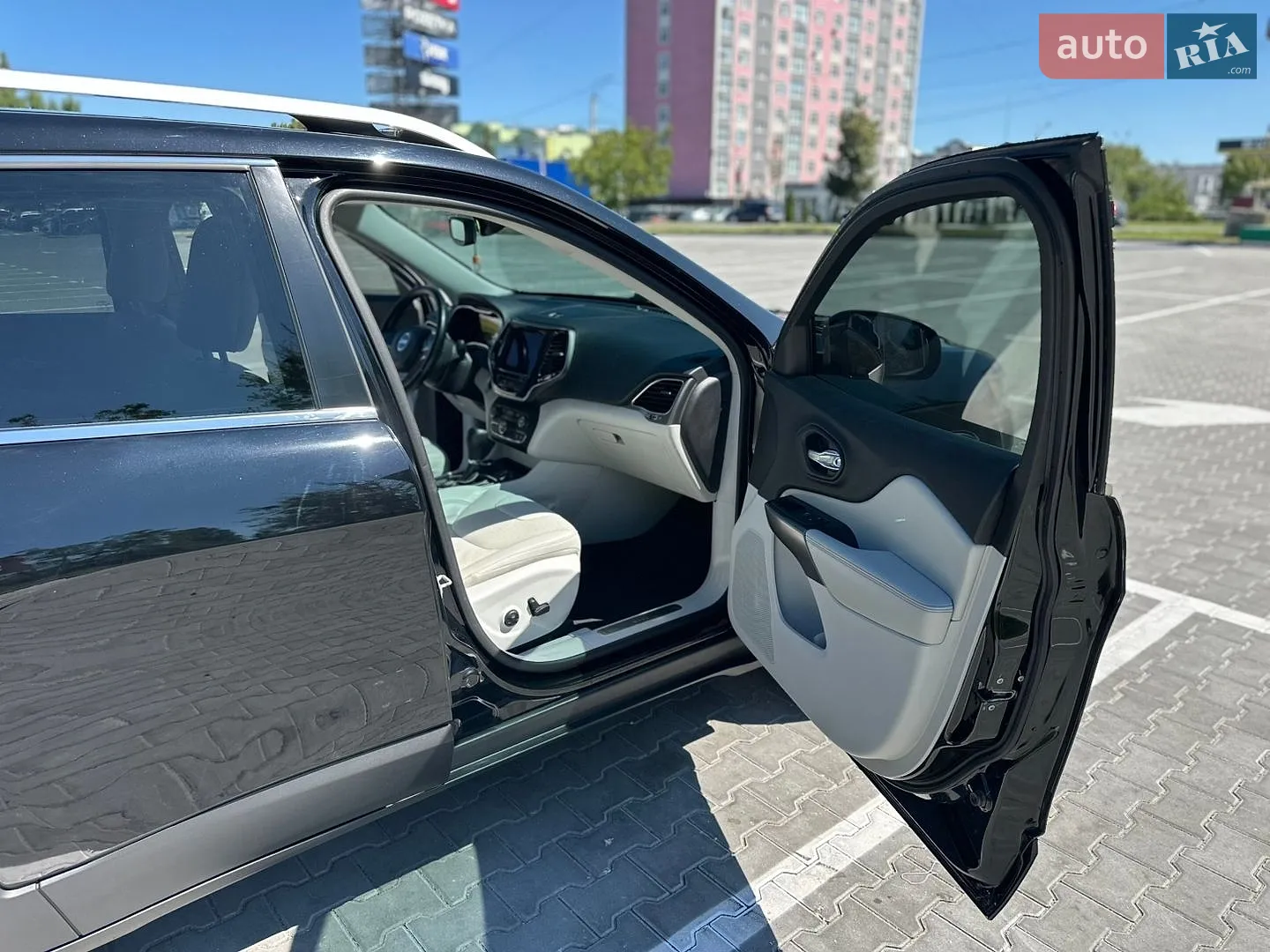 2019 Jeep Cherokee - мініатюра 9