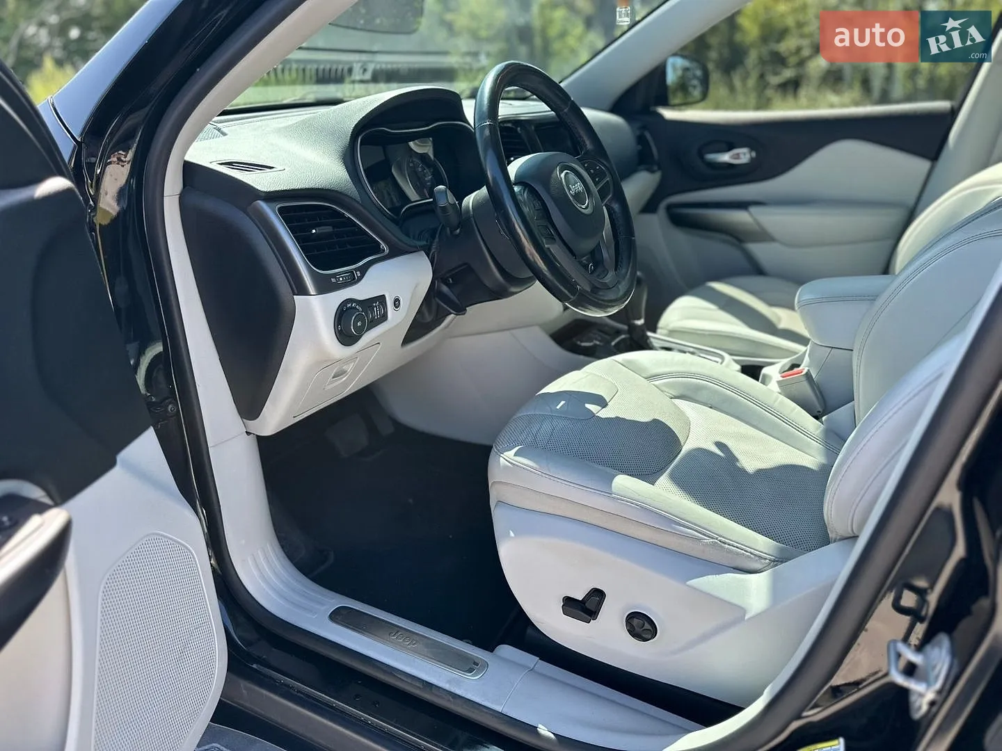 2019 Jeep Cherokee - мініатюра 12