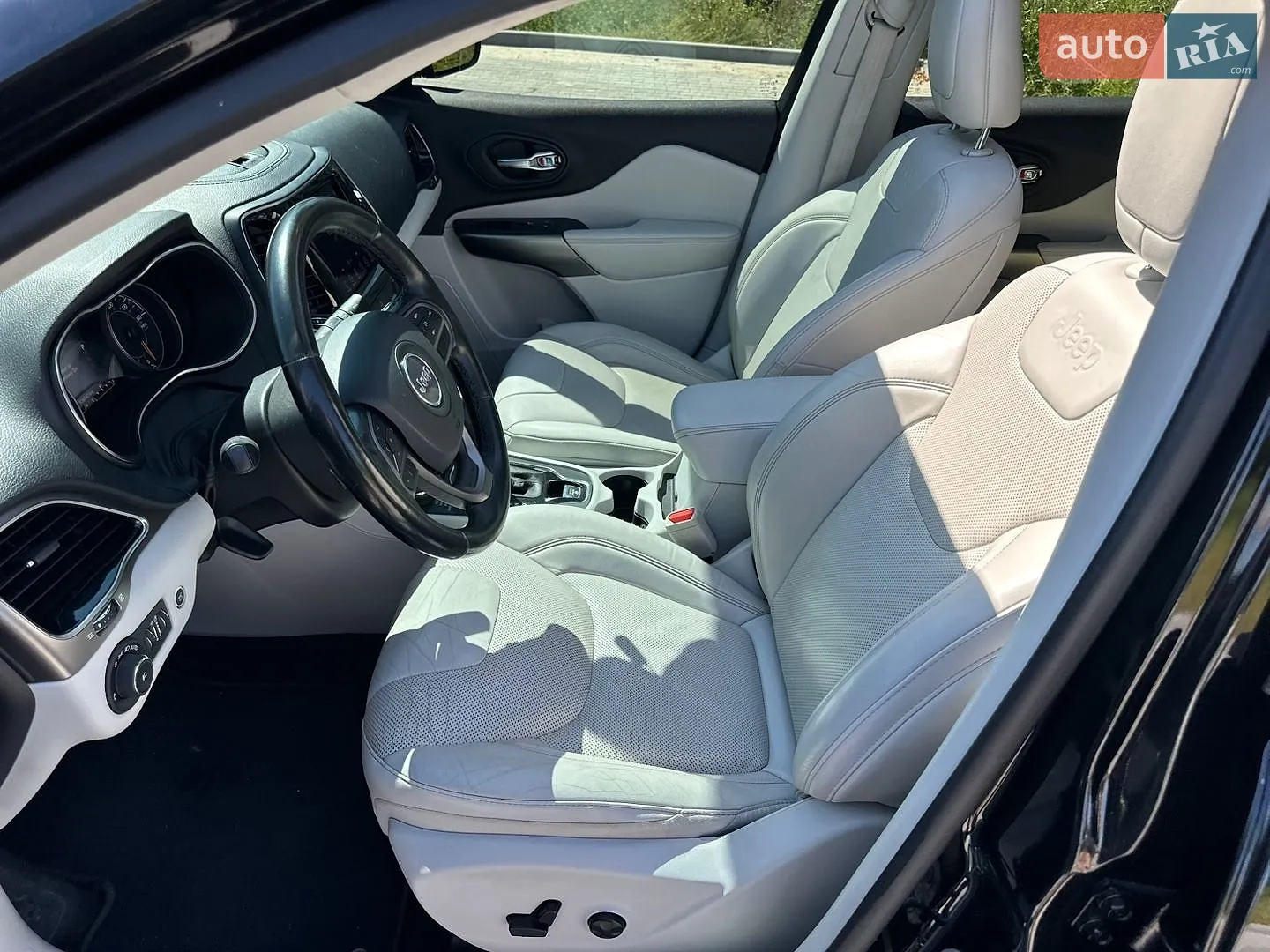 2019 Jeep Cherokee - мініатюра 15