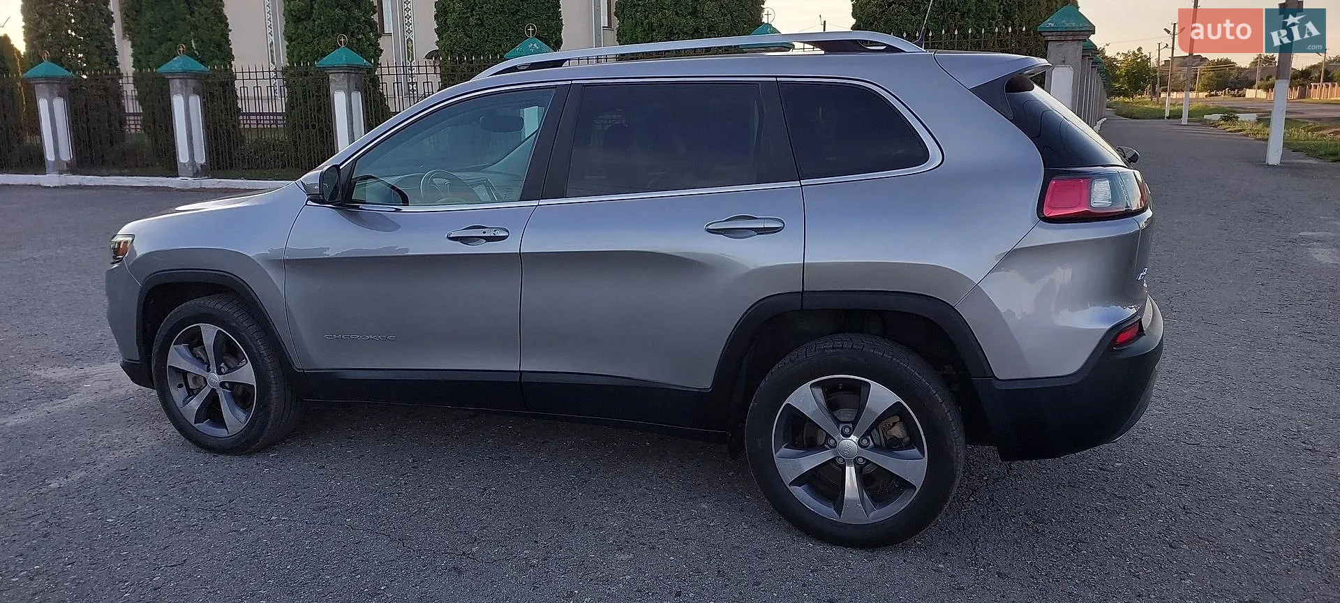 2019 Jeep Cherokee - мініатюра 13