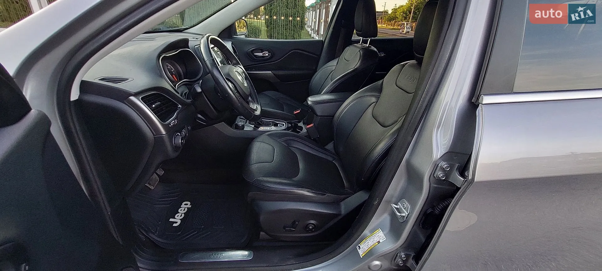 2019 Jeep Cherokee - мініатюра 24