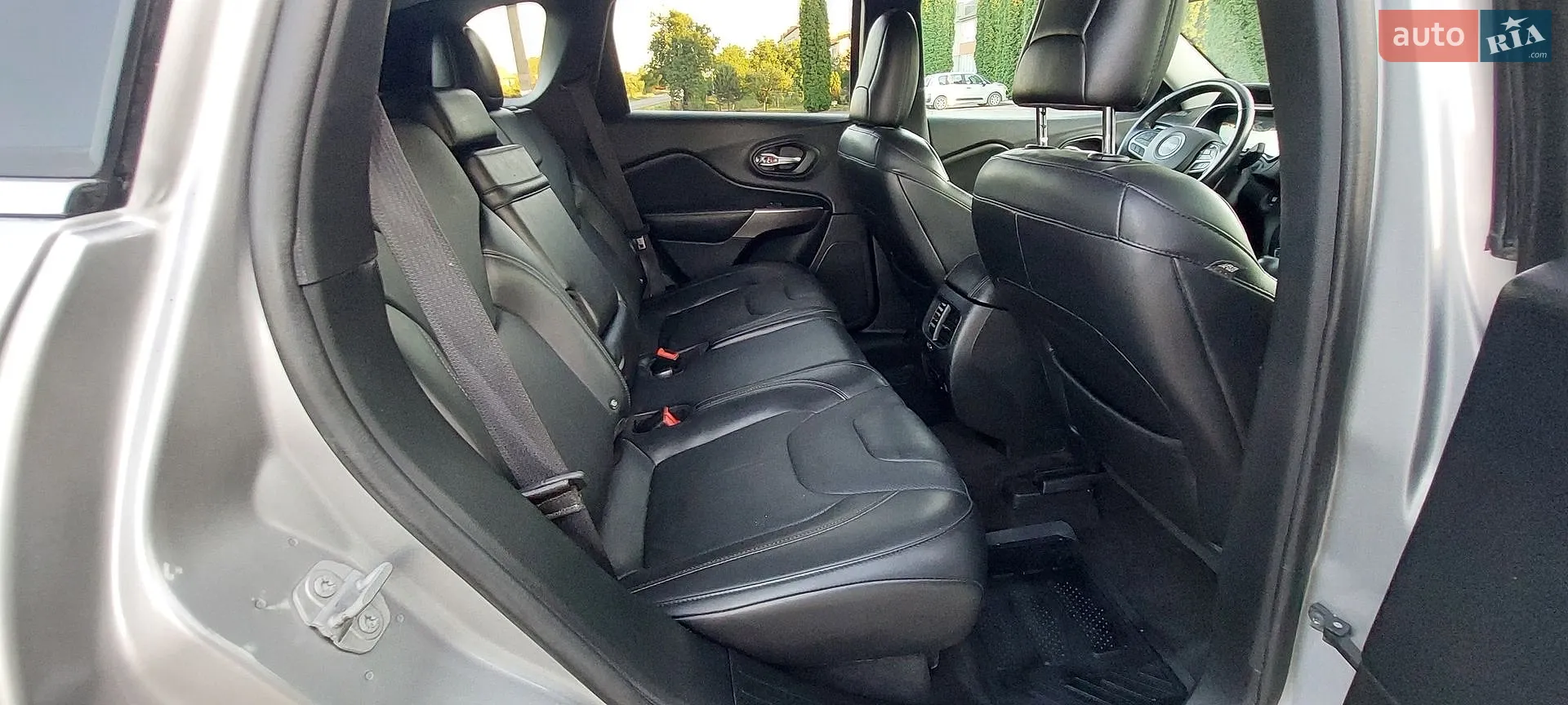 2019 Jeep Cherokee - мініатюра 35