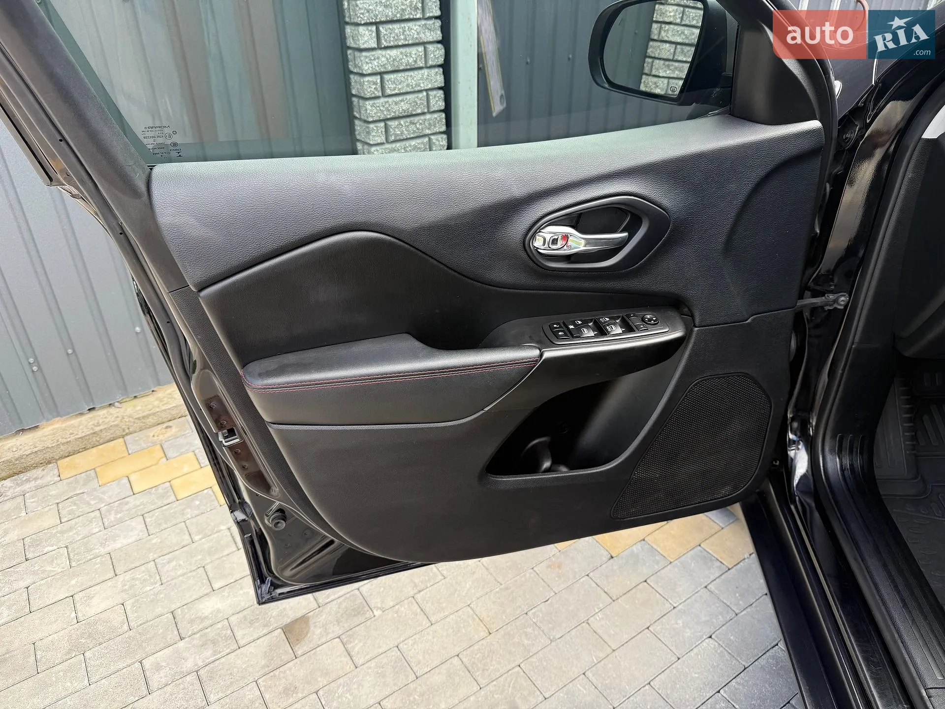 2018 Jeep Cherokee - мініатюра 24