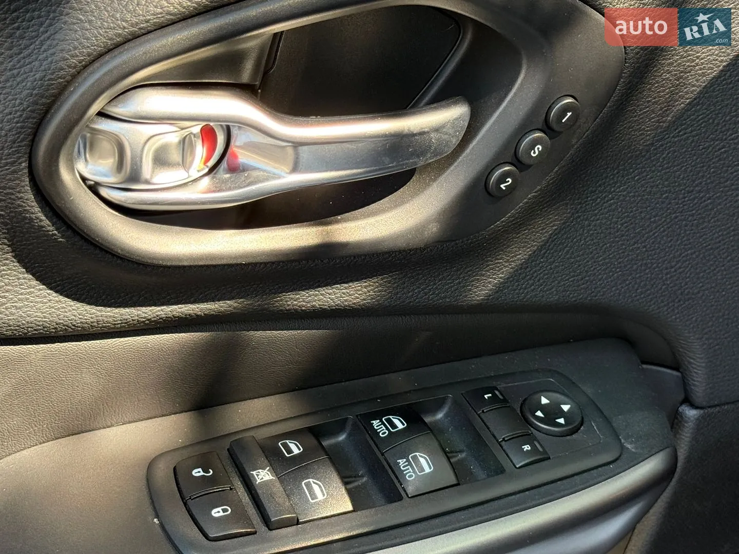 2018 Jeep Cherokee - мініатюра 21
