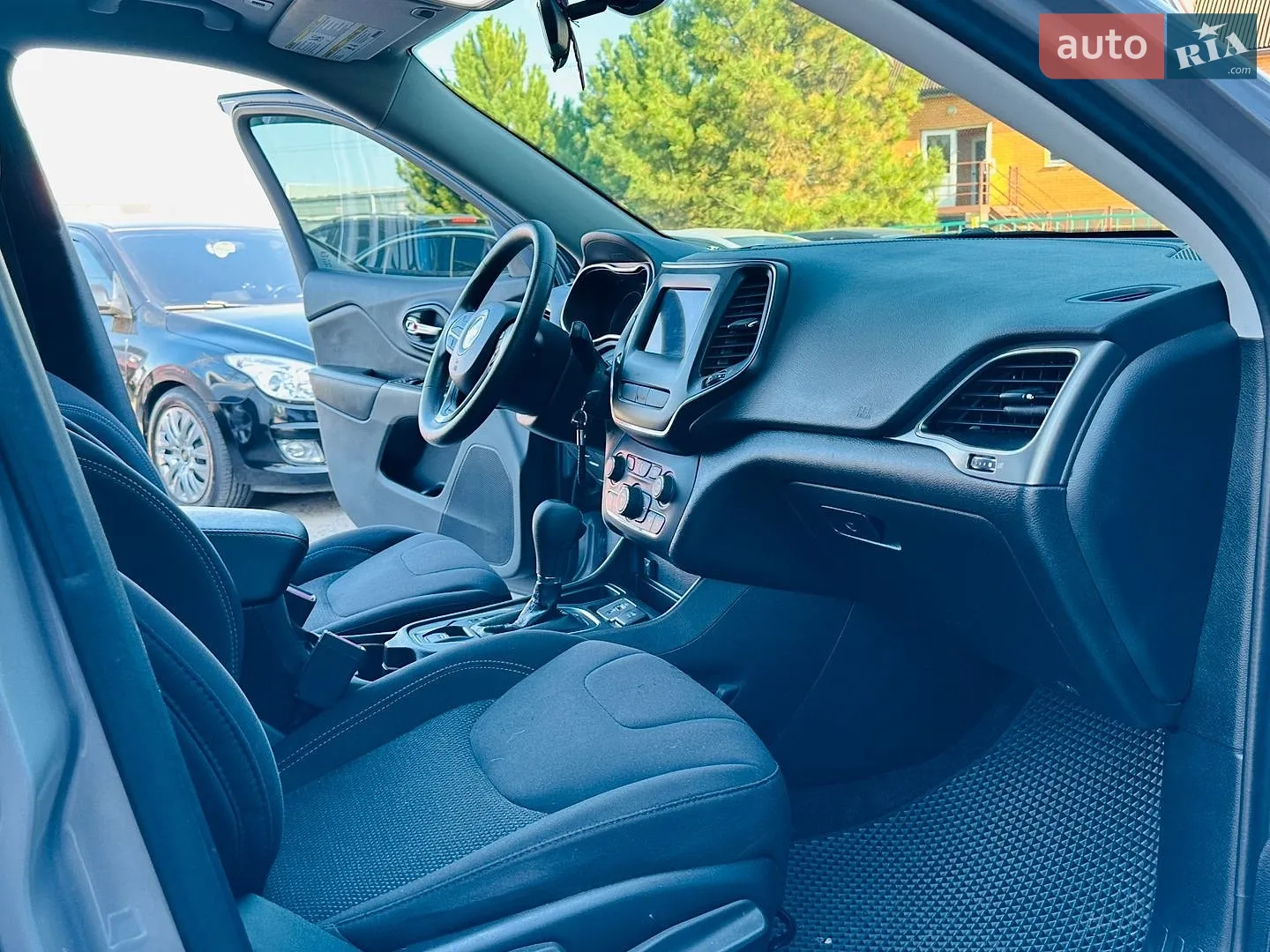 2018 Jeep Cherokee - мініатюра 27