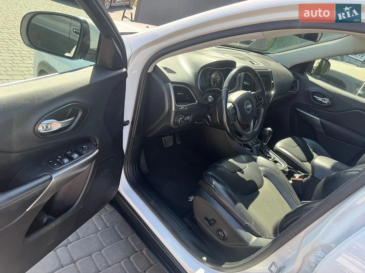 2018 Jeep Cherokee - мініатюра 17