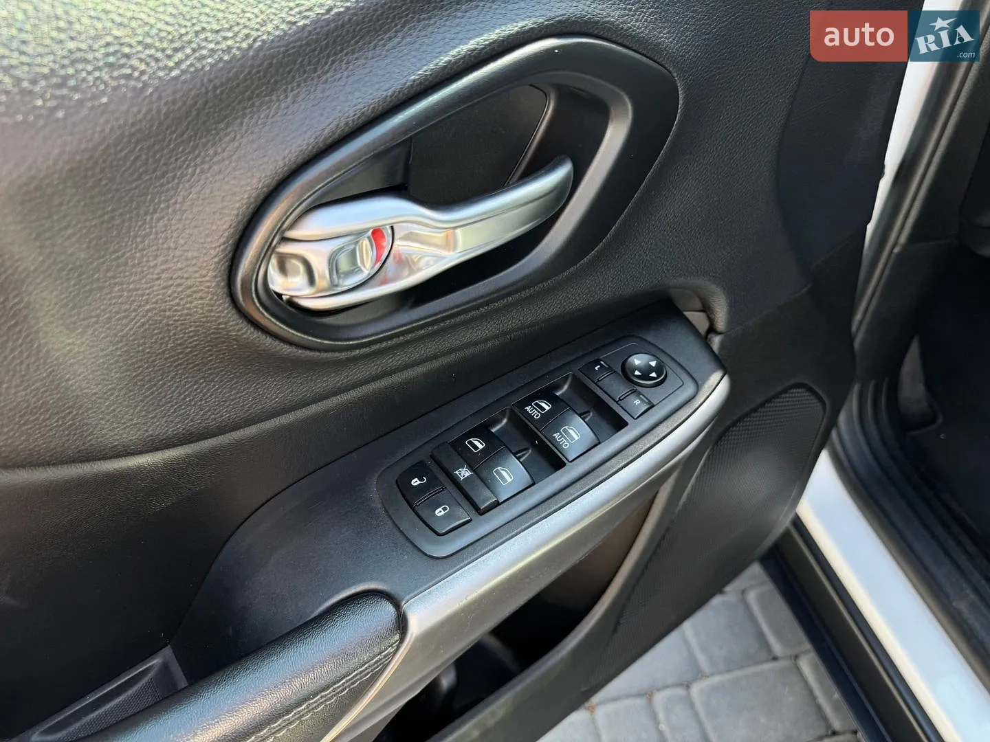 2018 Jeep Cherokee - мініатюра 22