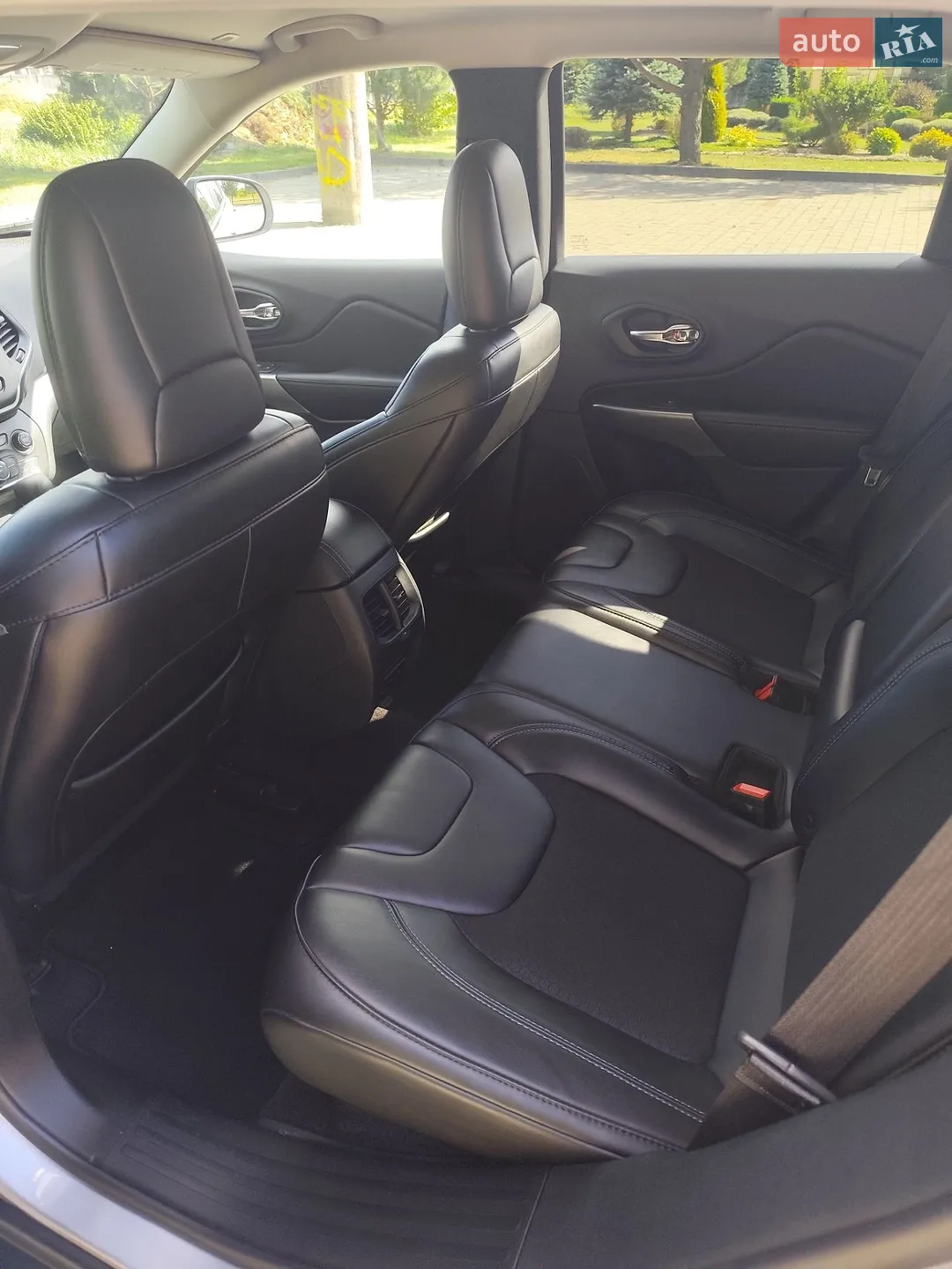 2018 Jeep Cherokee - мініатюра 13
