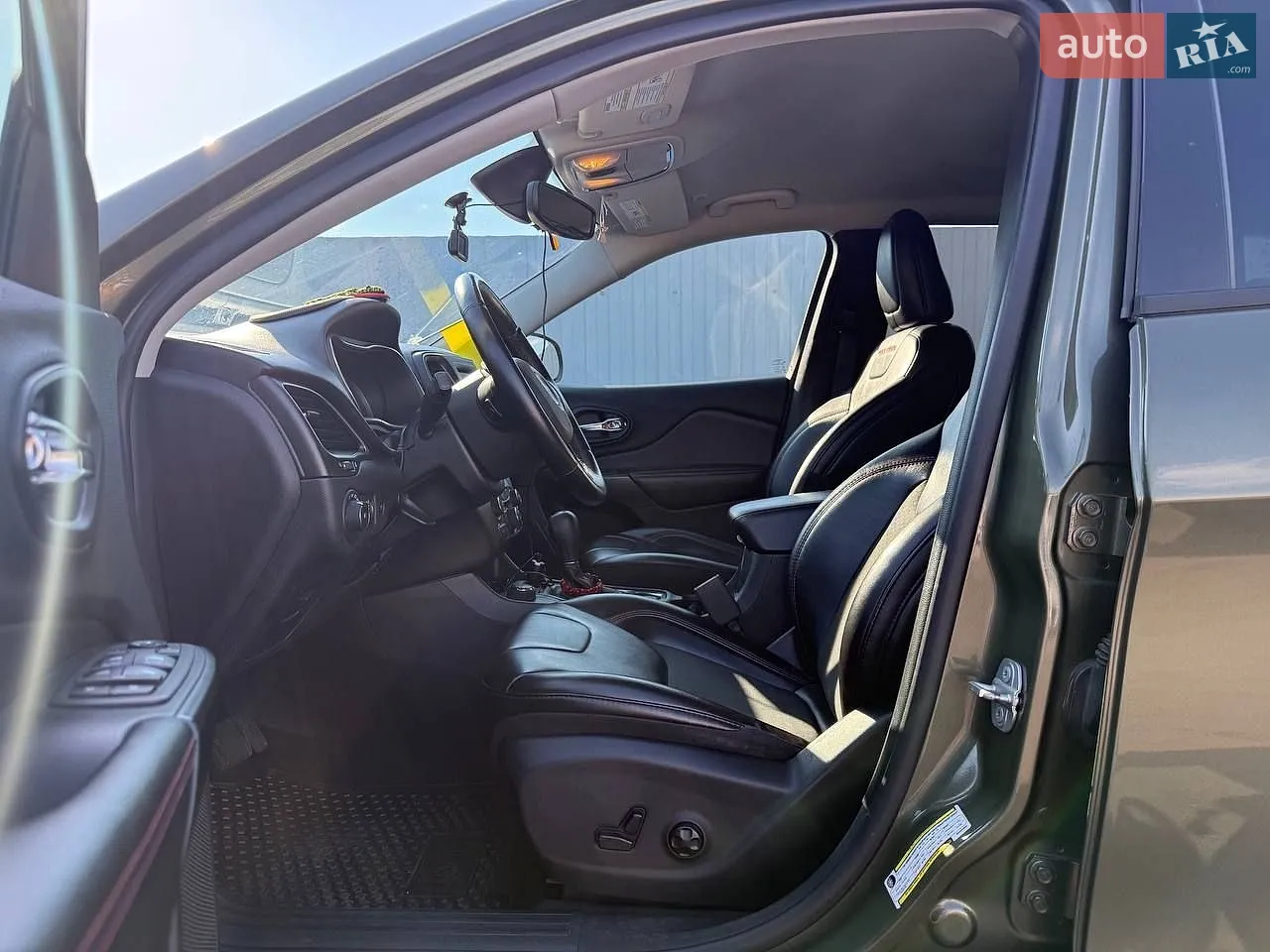 2019 Jeep Cherokee - мініатюра 9