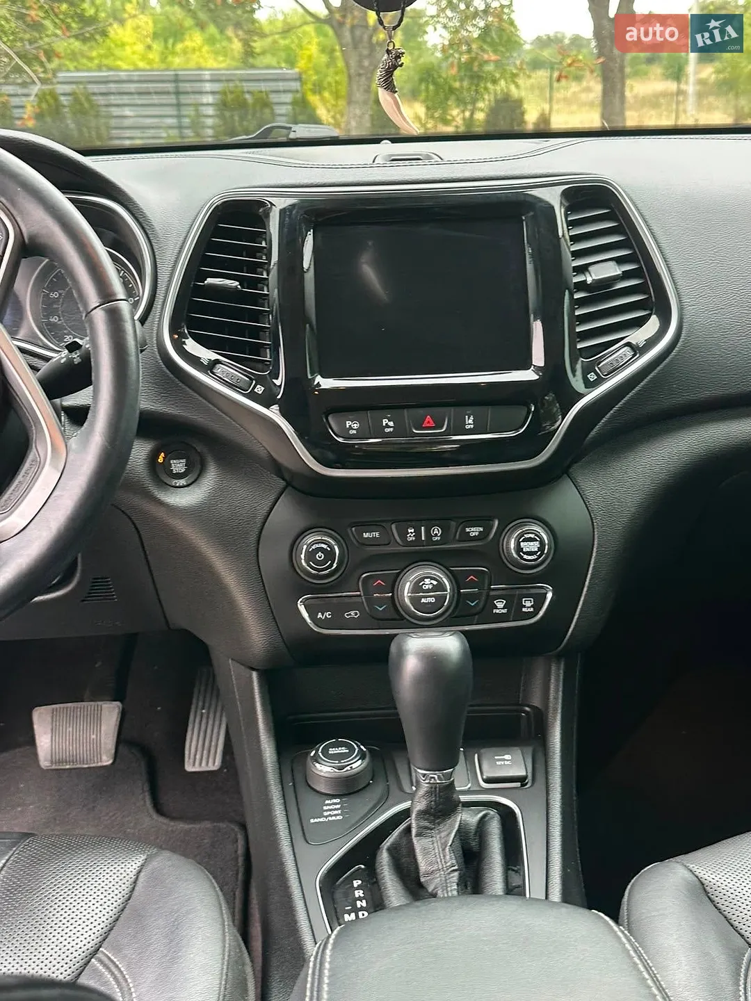 2018 Jeep Cherokee - мініатюра 15