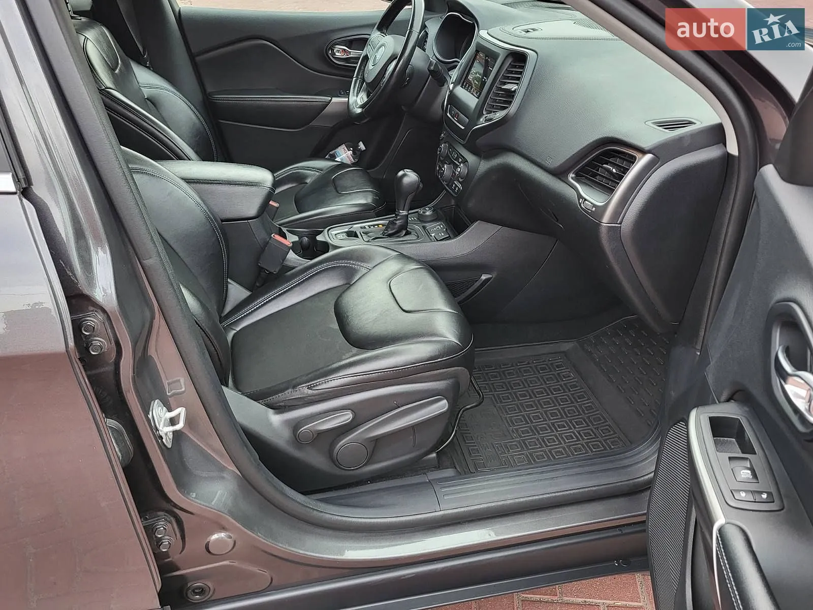 2019 Jeep Cherokee - мініатюра 13